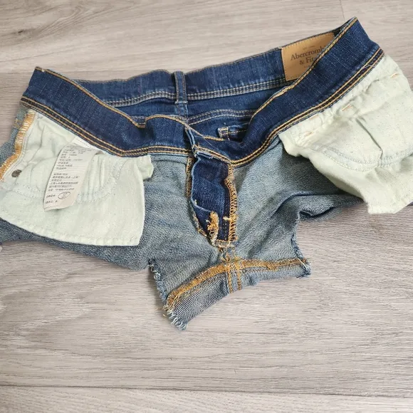 Abercrombie and Fitch Dark Blue Shorts Size 26 Y2K Distressed Frayed Patch Logo