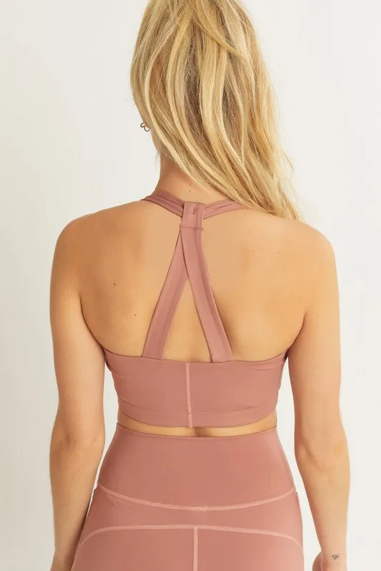 ACTIVEWEAR CROP HALTER BACK DETAIL