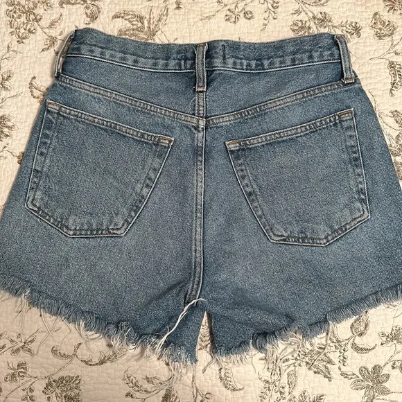 Agolde mom distressed shorts size 26