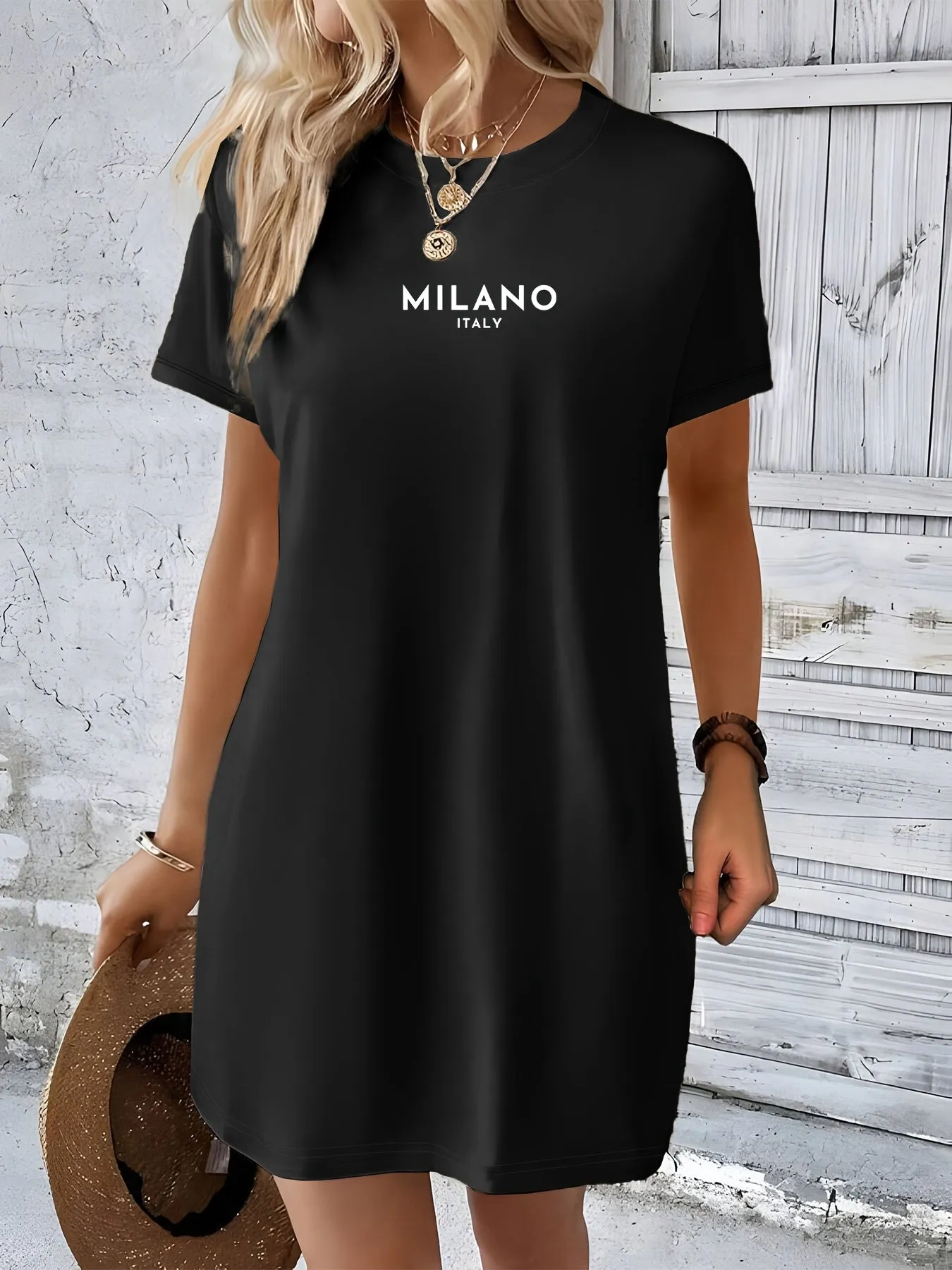 Casual T-shirt - 'Milano Italy' Print & Round Neck Design