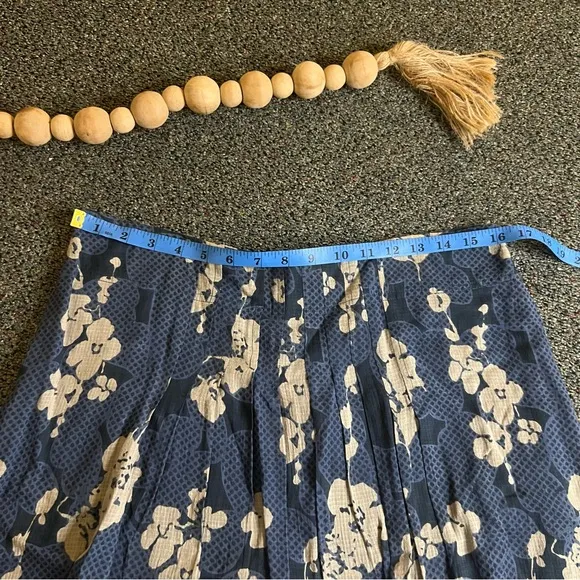 DKNY Vintage Y2K 100% Cotton Blue &amp; Neutral Floral Midi Knee-Length Modest Skirt