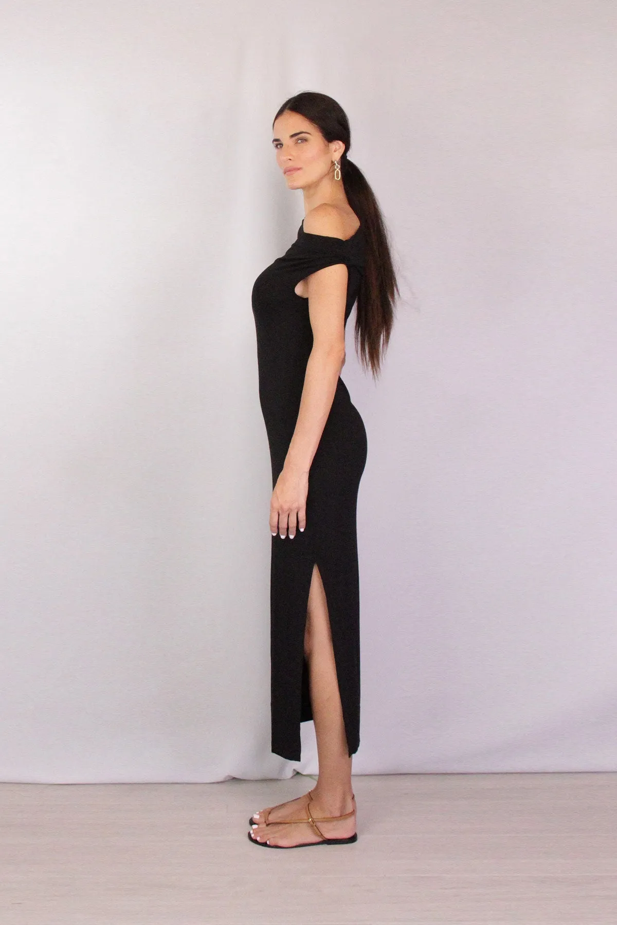 Exposed Shoulder Ankle Length Dress in Black