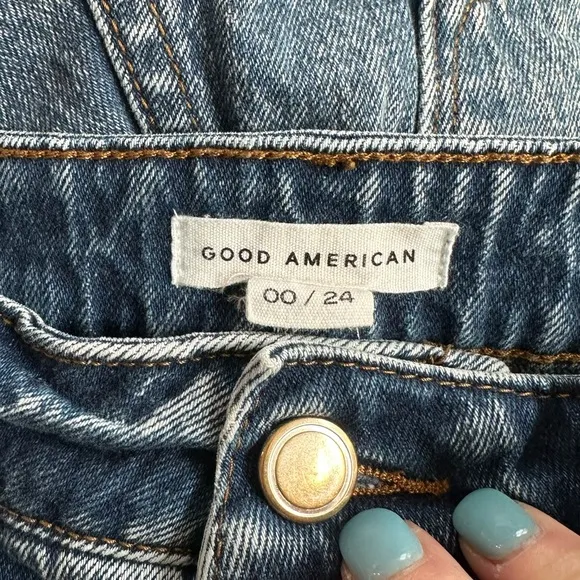 GOOD AMERICAN Bombshell Shorts Blue646