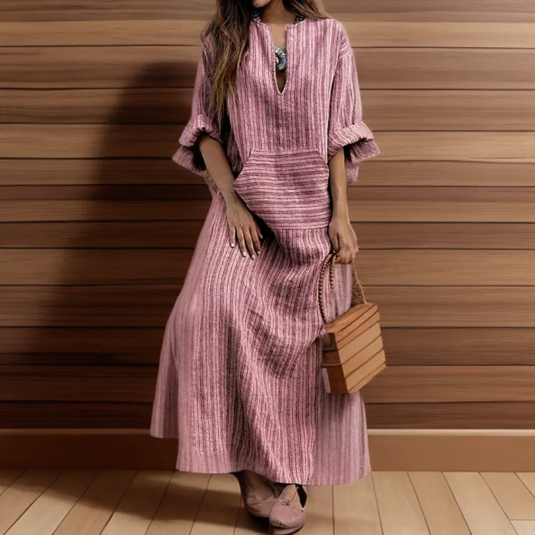 Hailey���Vintage maxi dress with neckline in stripes
