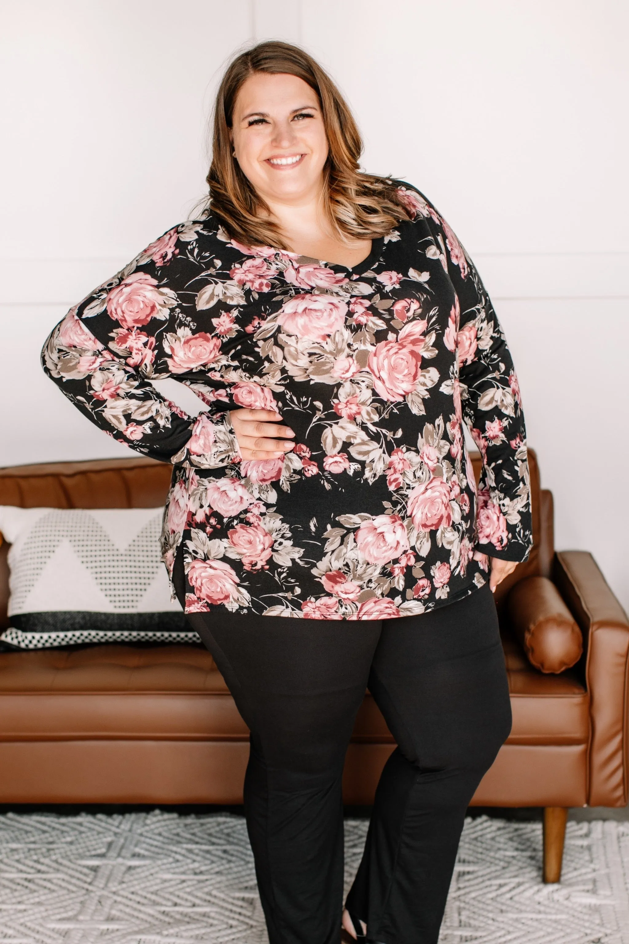 In My Dreams Floral Top In Black/Mauve