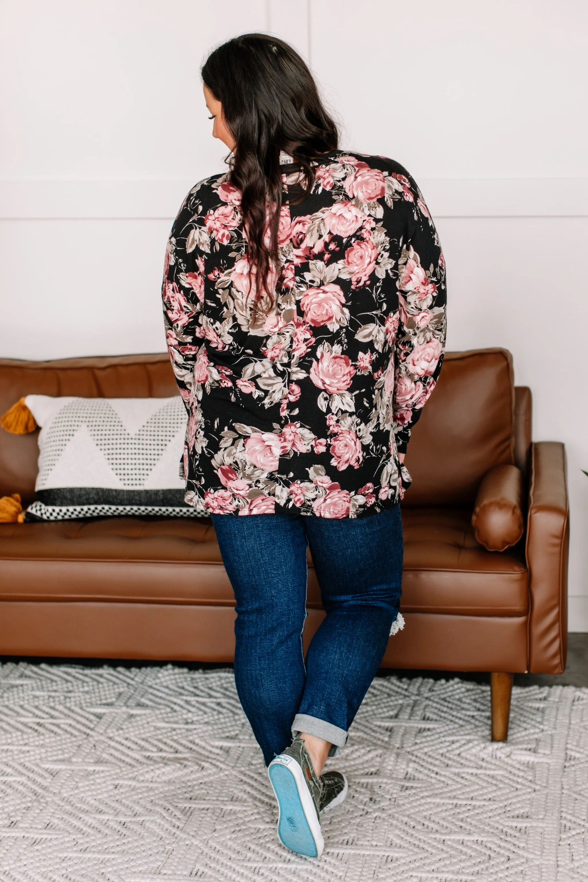 In My Dreams Floral Top In Black/Mauve