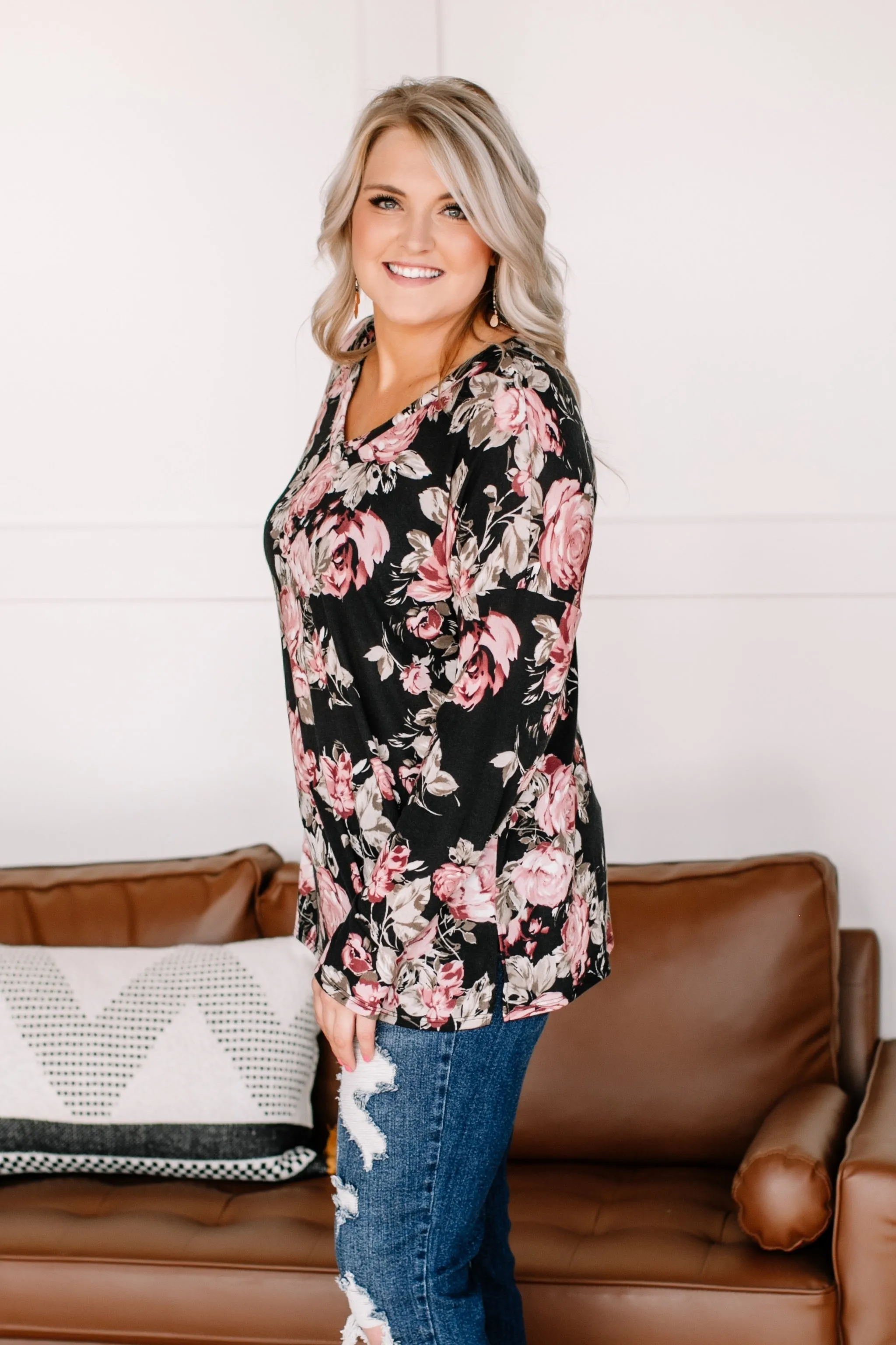 In My Dreams Floral Top In Black/Mauve
