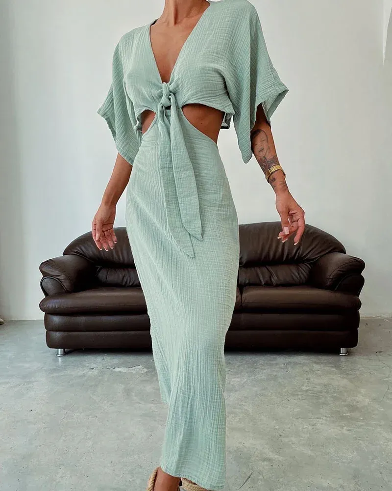 Iyla - Beautiful dress with open waist and laces