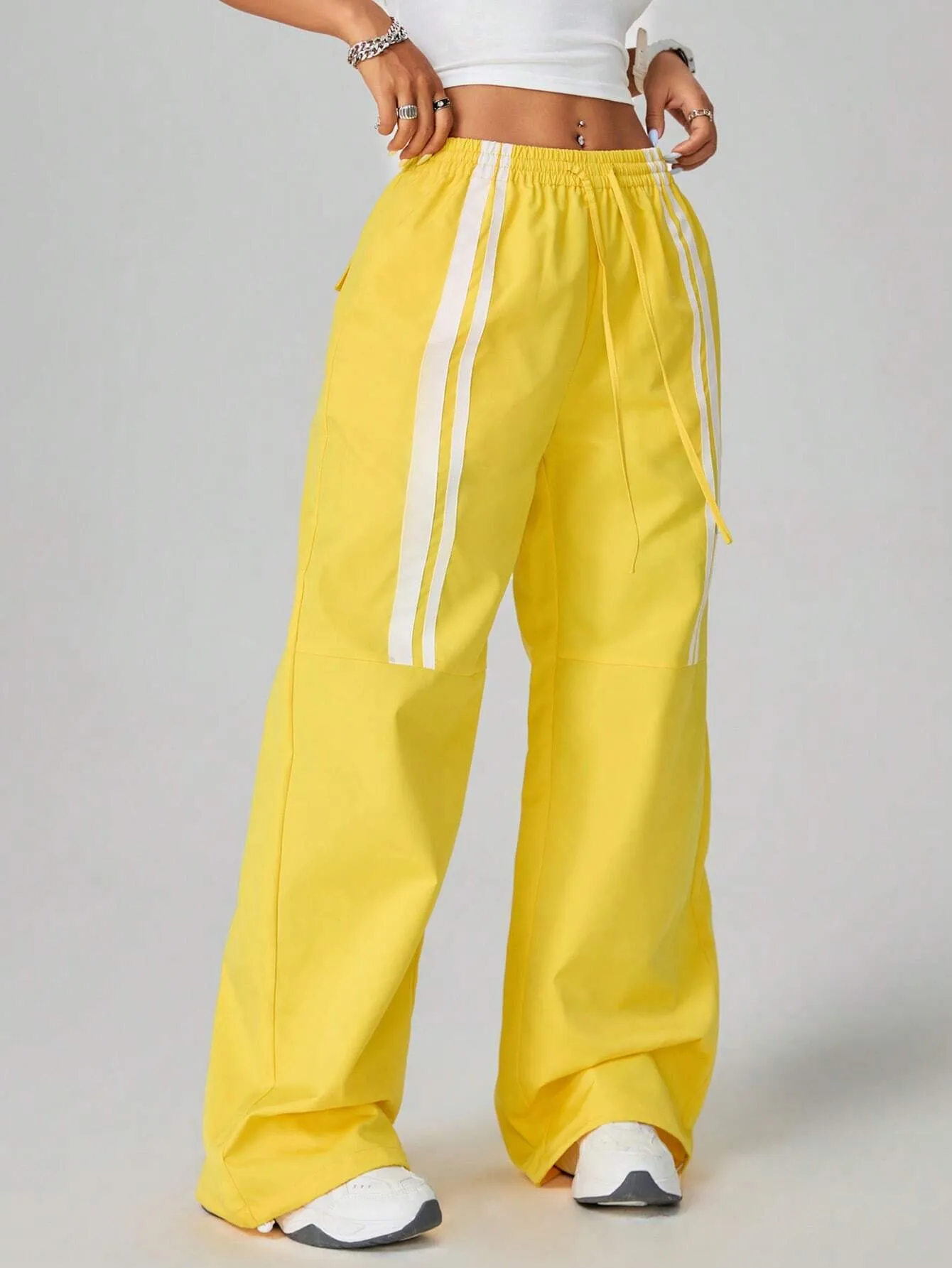 Low-Rise Sport Pants – Trendy & Comfortable Streetwear