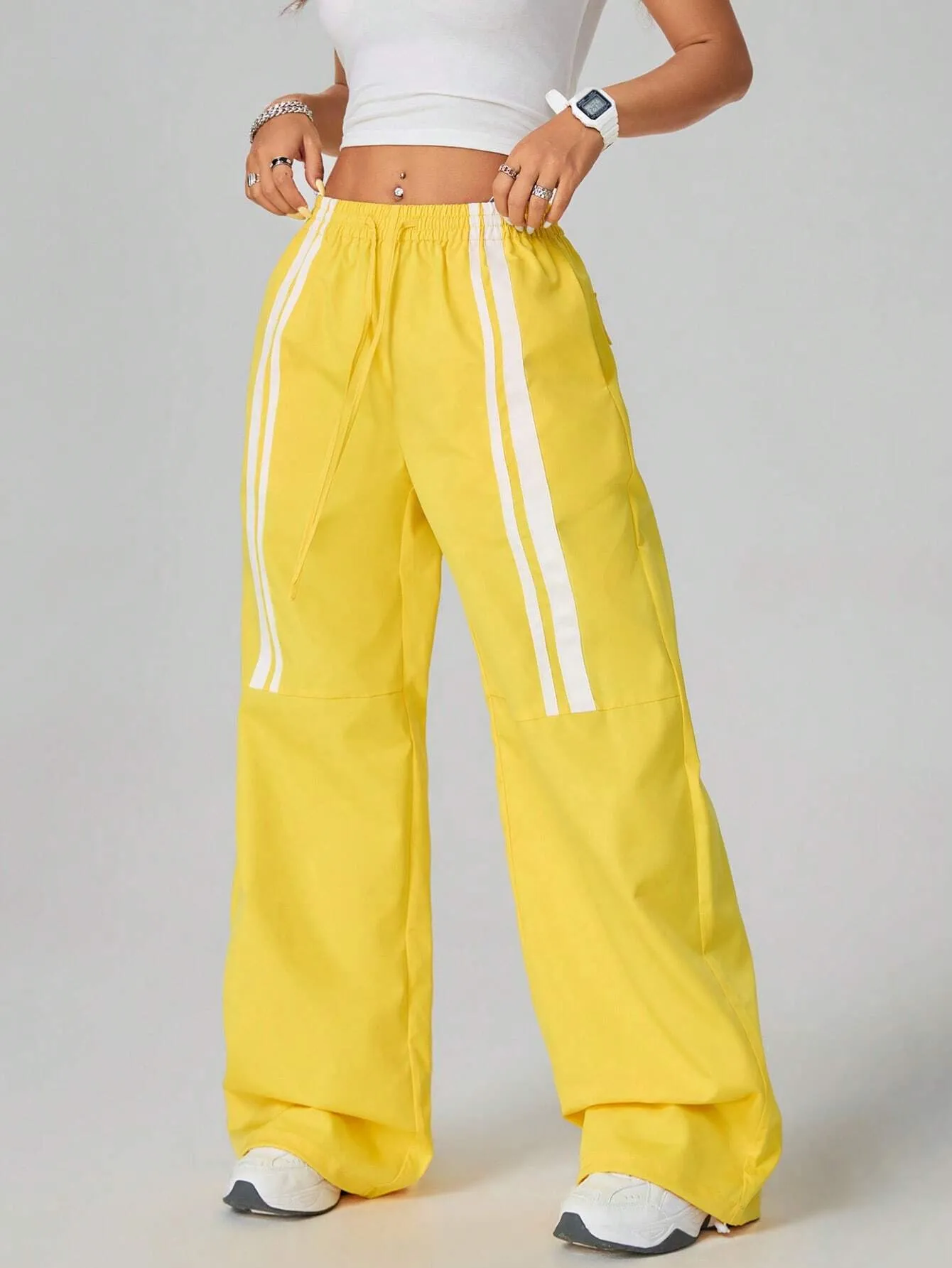 Low-Rise Sport Pants – Trendy & Comfortable Streetwear