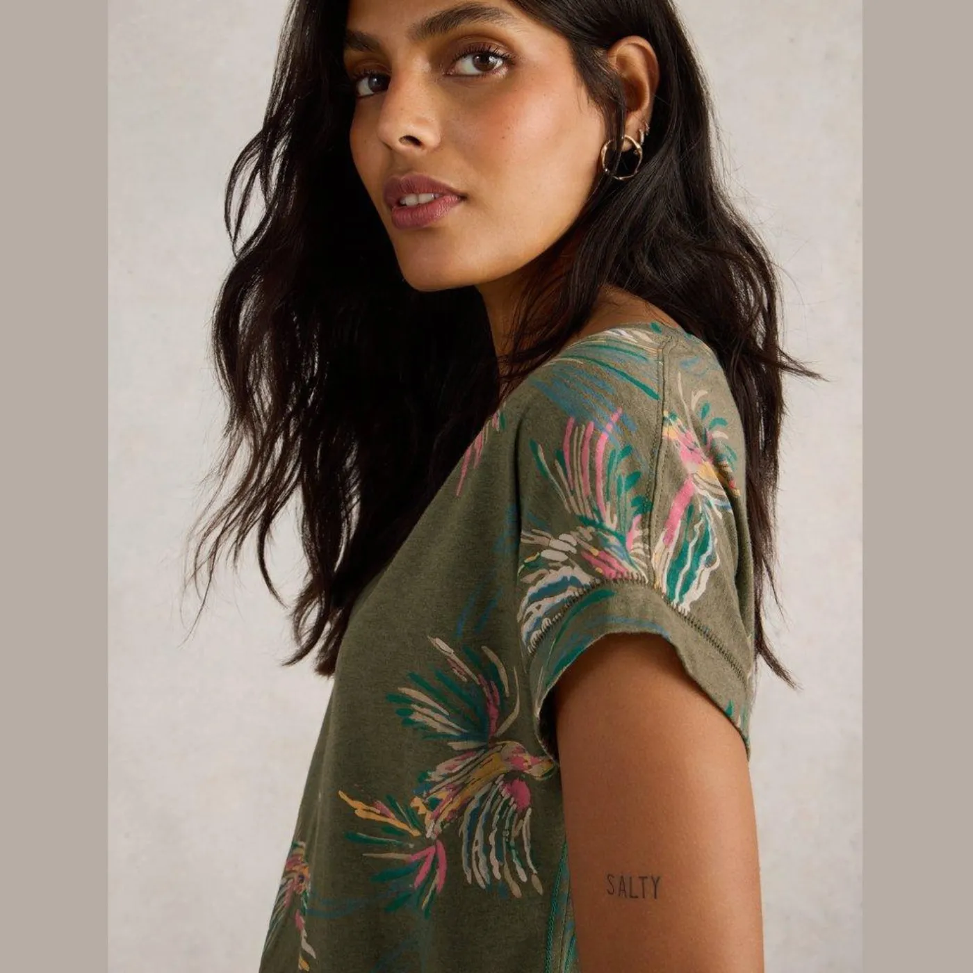 Nelly Notch Neck Green Print Top
