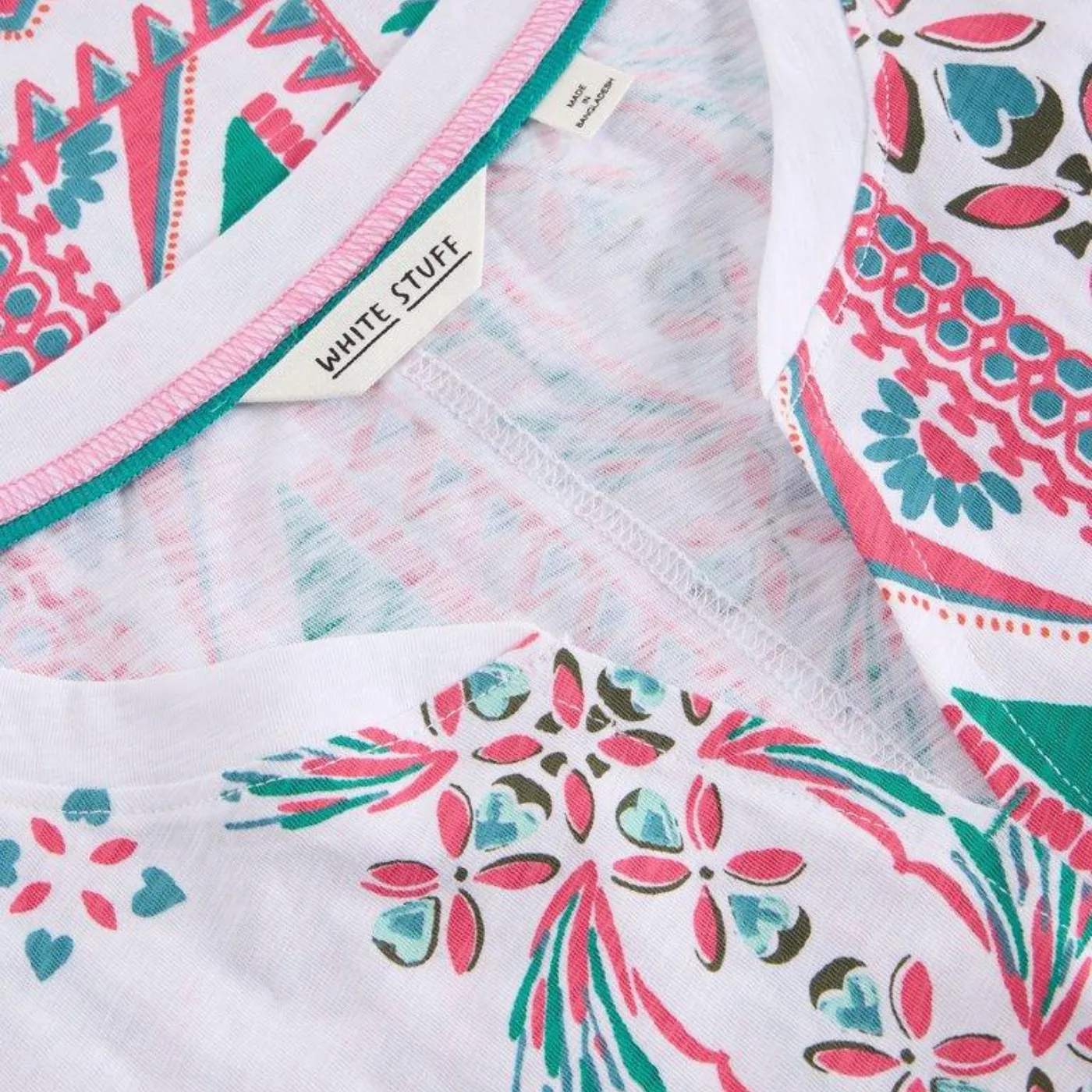Nelly Notch Neck White Print Top