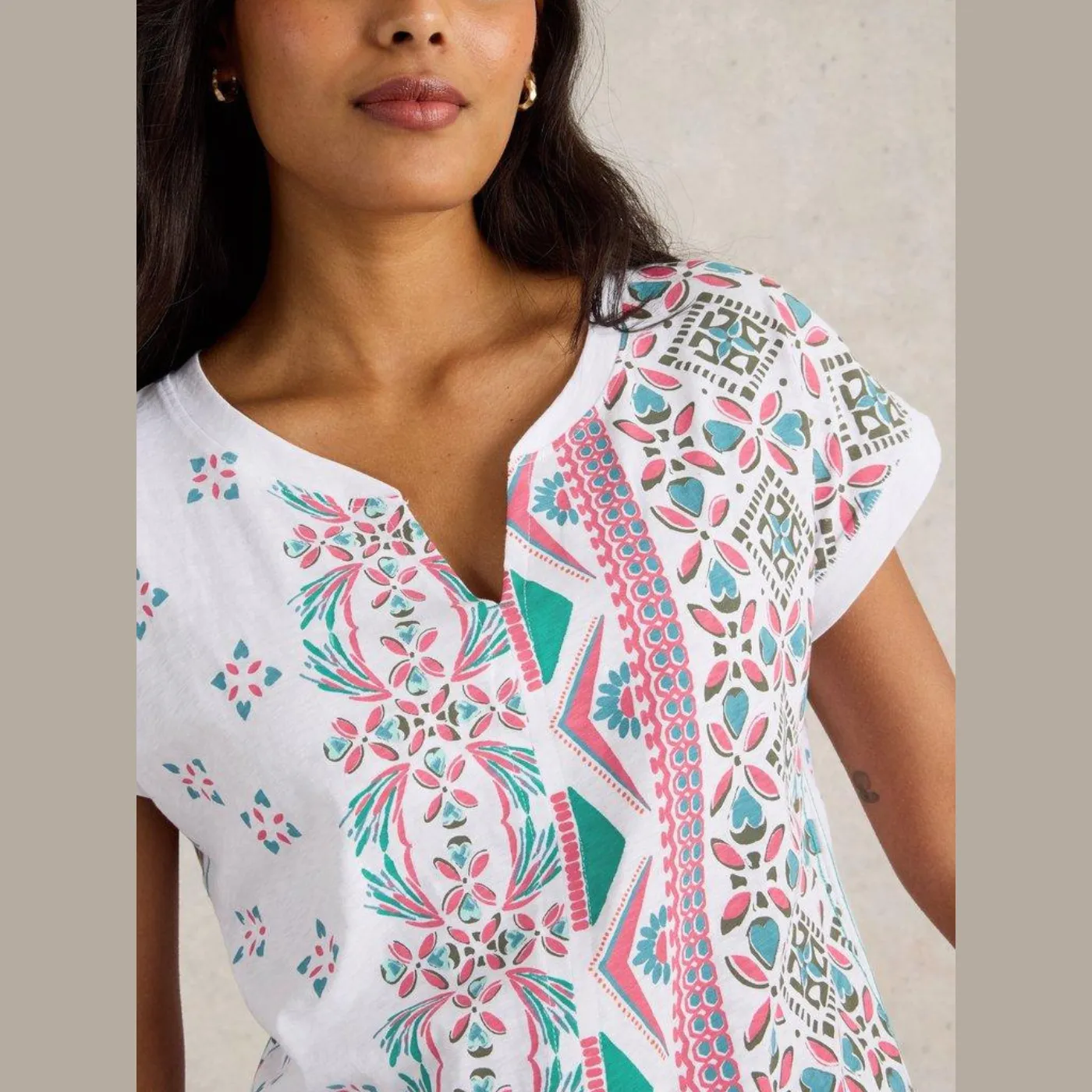 Nelly Notch Neck White Print Top