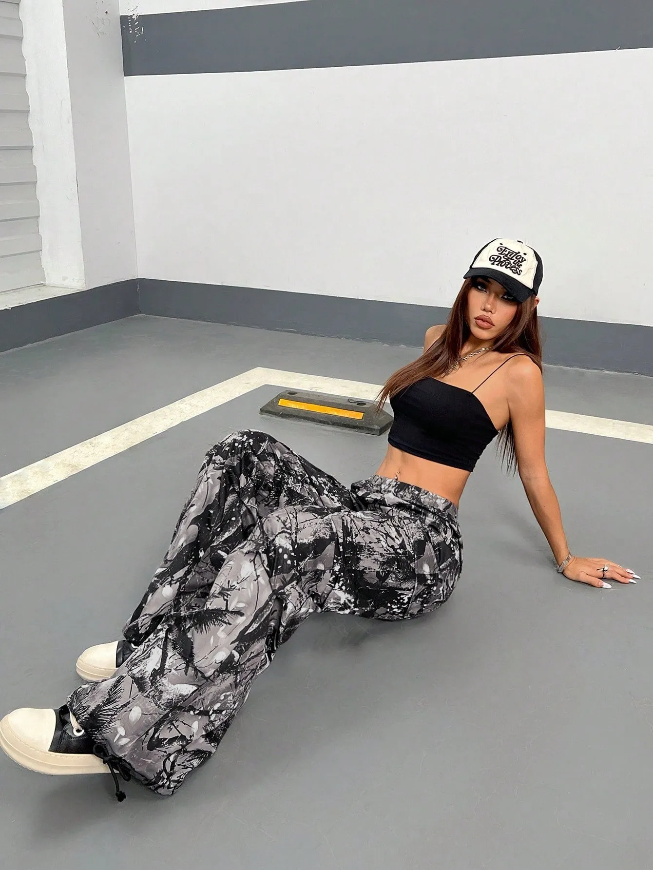 Pantalones Urbanos con Estampado de Ramas para Mujer