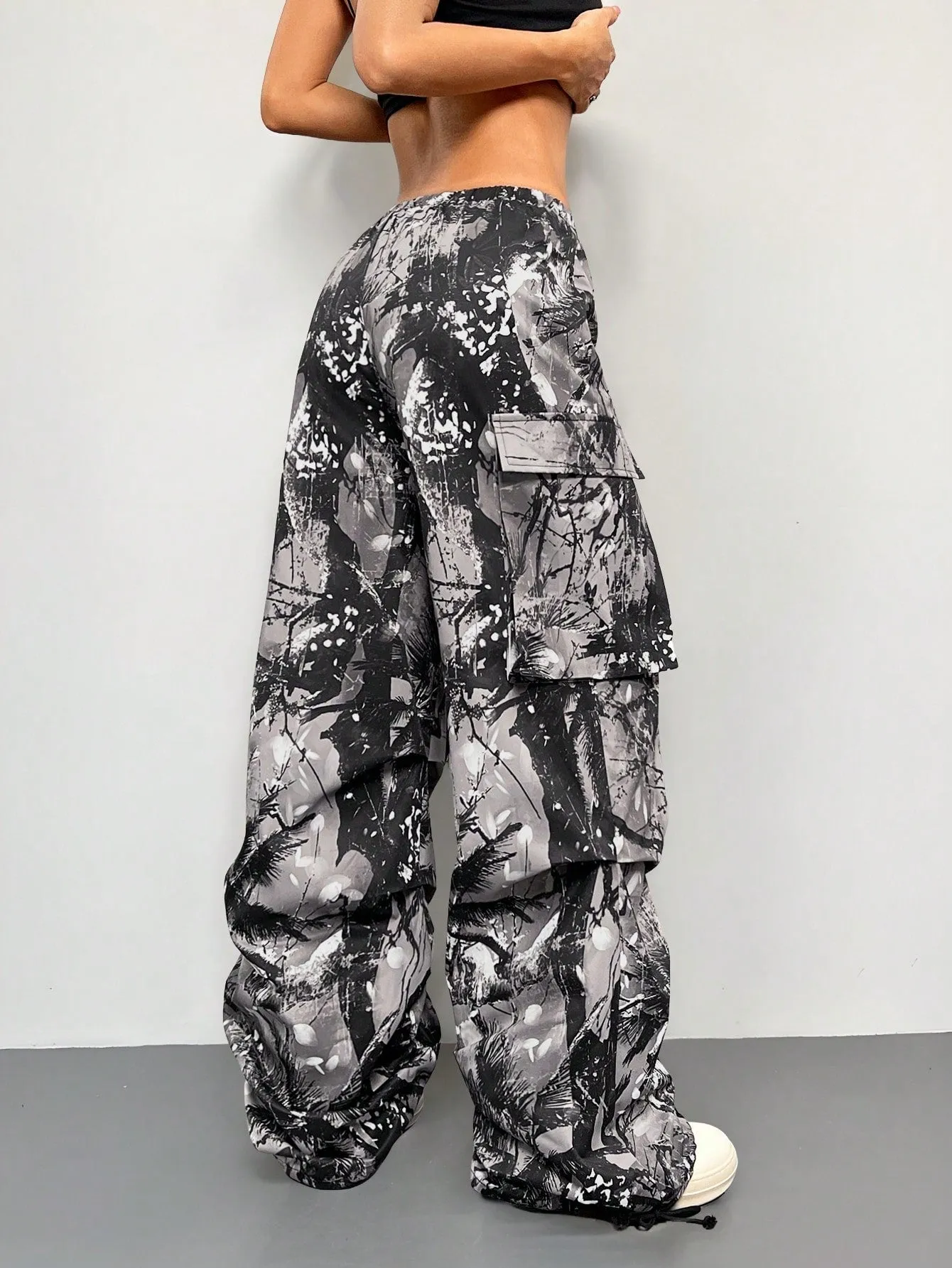 Pantalones Urbanos con Estampado de Ramas para Mujer