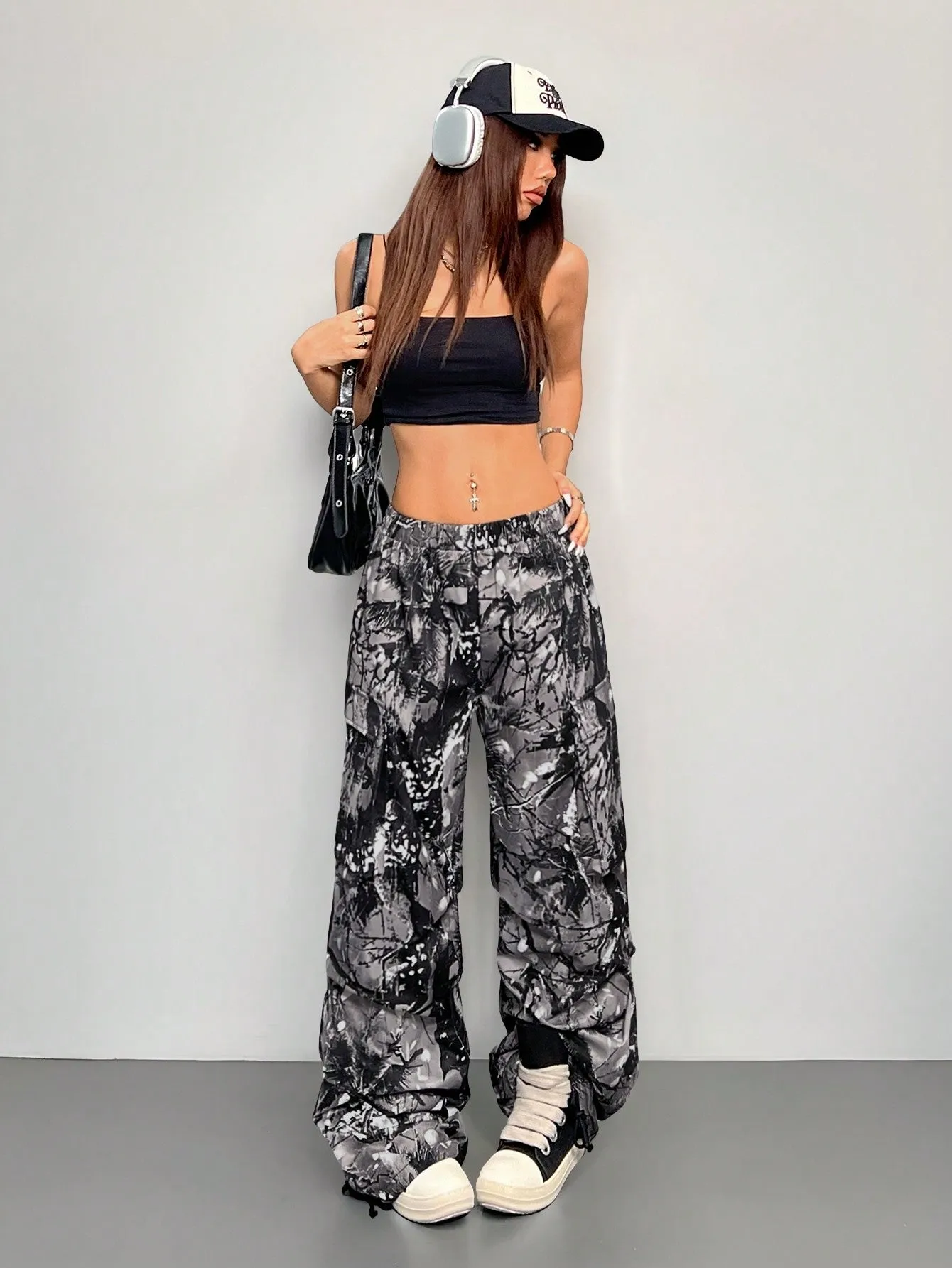 Pantalones Urbanos con Estampado de Ramas para Mujer