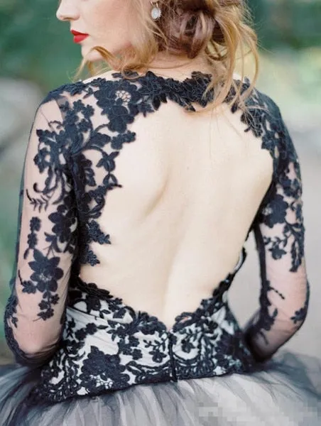 Roycebridal Vintage Black Lace And White Tulle Wedding Dresses Sexy V Neck Backless Illusion Long Sleeves Gothic Bridal Gowns mariee