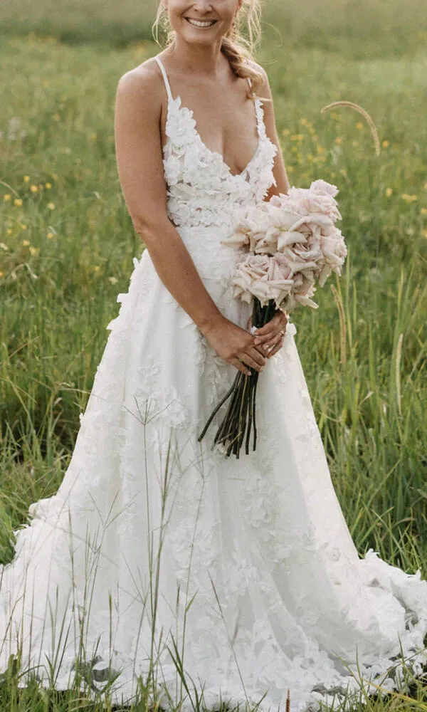 Roycebridal White Tulle A-line V-neck Spaghetti Straps Wedding Dress With Appliques, MW690