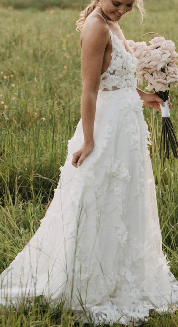 Roycebridal White Tulle A-line V-neck Spaghetti Straps Wedding Dress With Appliques, MW690