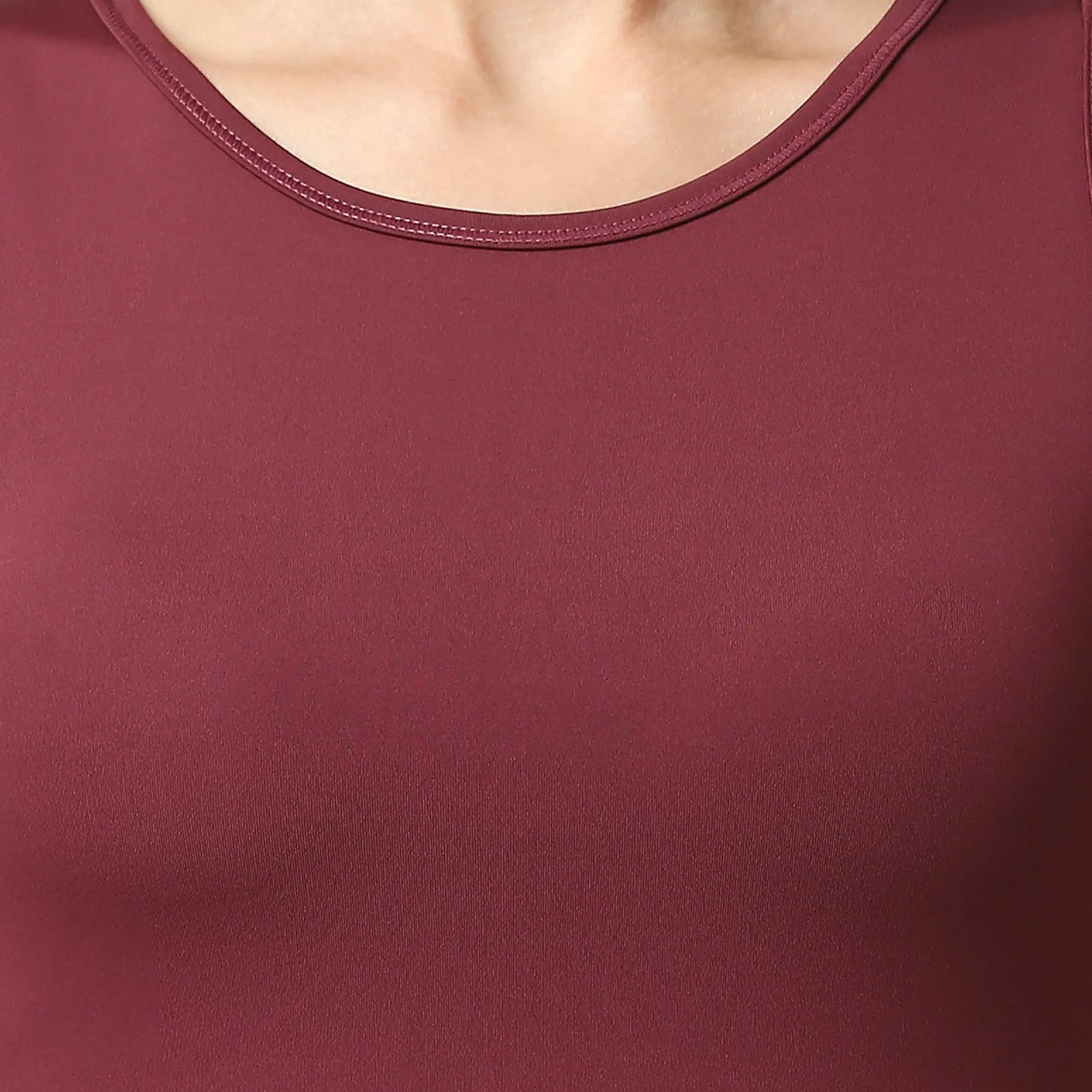 Sleeveless Activewear Solid Sports Crop Top