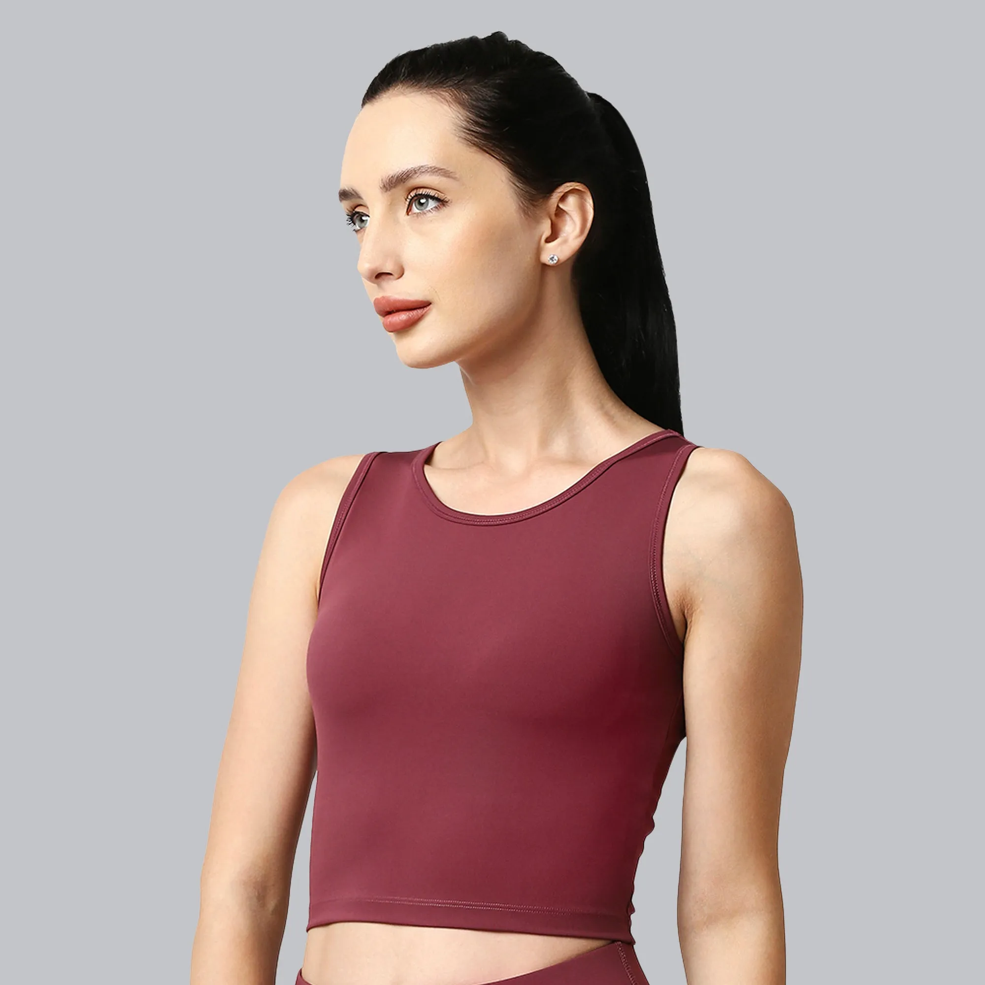 Sleeveless Activewear Solid Sports Crop Top