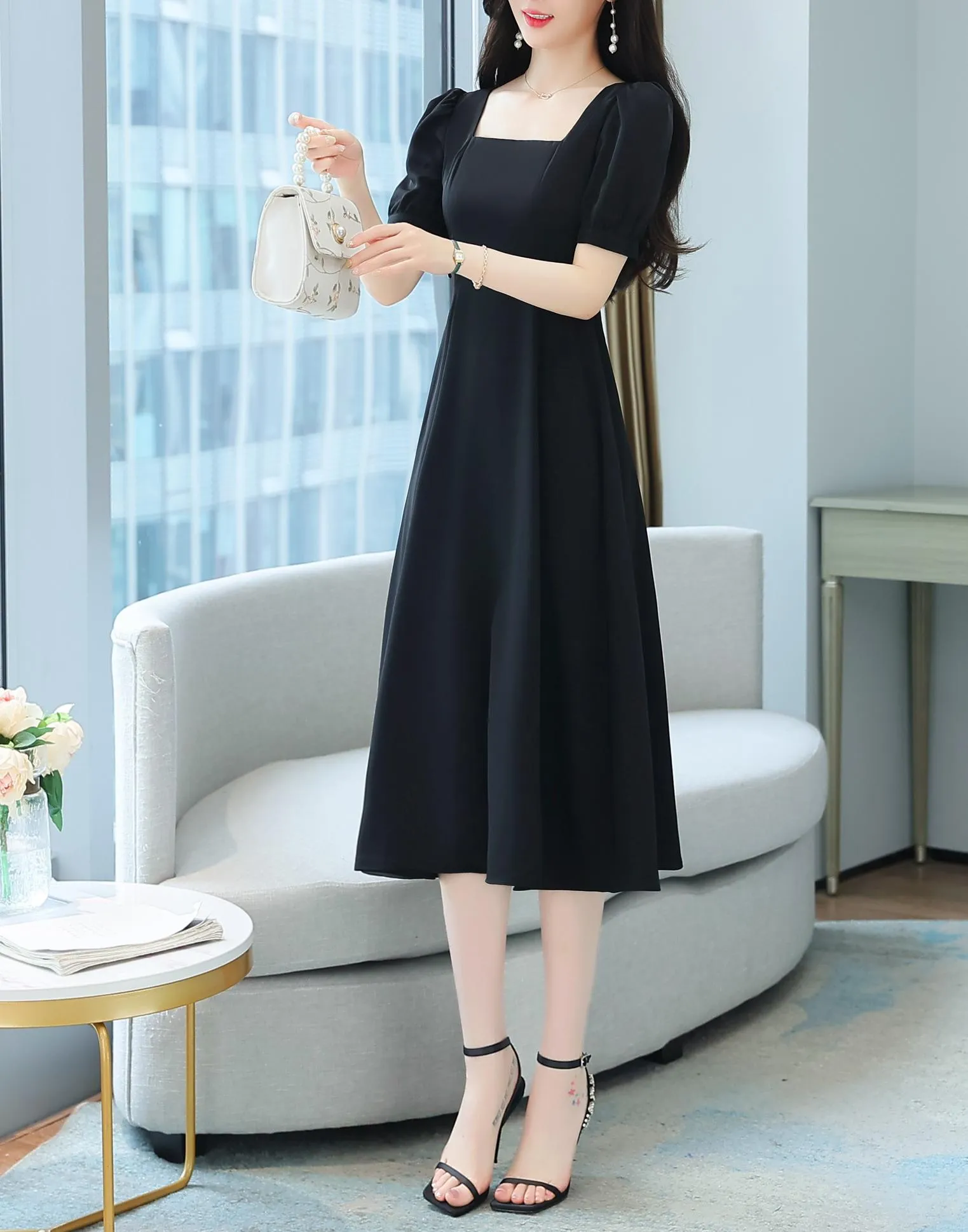 Sophisticated Solid Color Retro Dress Featuring Pleats and a Square Neck