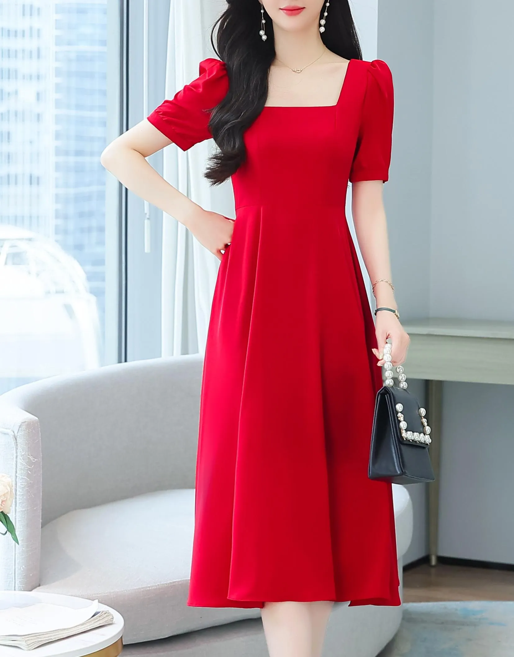 Sophisticated Solid Color Retro Dress Featuring Pleats and a Square Neck