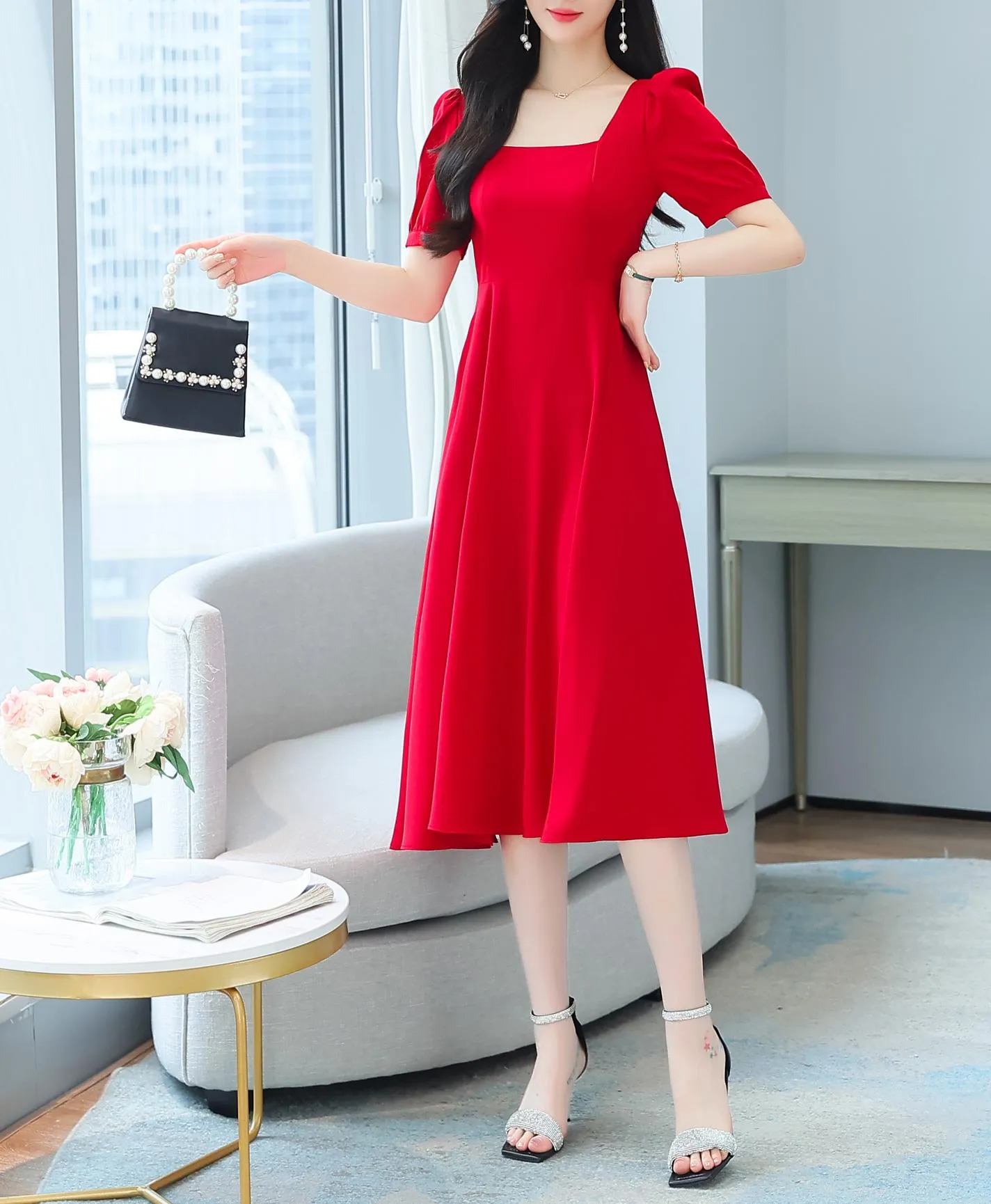 Sophisticated Solid Color Retro Dress Featuring Pleats and a Square Neck