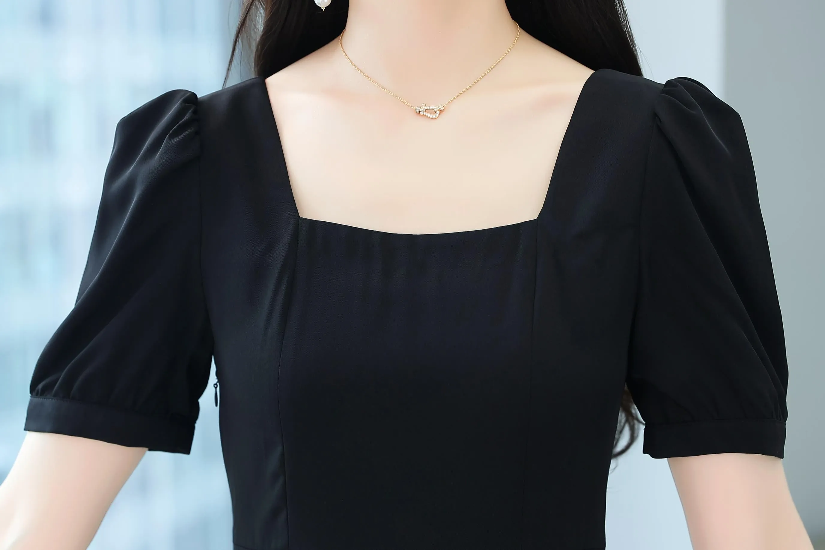 Sophisticated Solid Color Retro Dress Featuring Pleats and a Square Neck