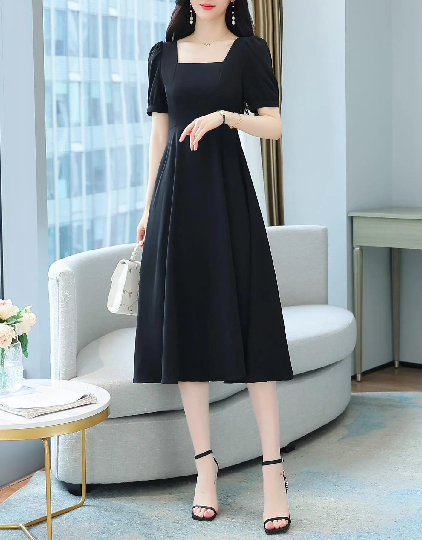 Sophisticated Solid Color Retro Dress Featuring Pleats and a Square Neck