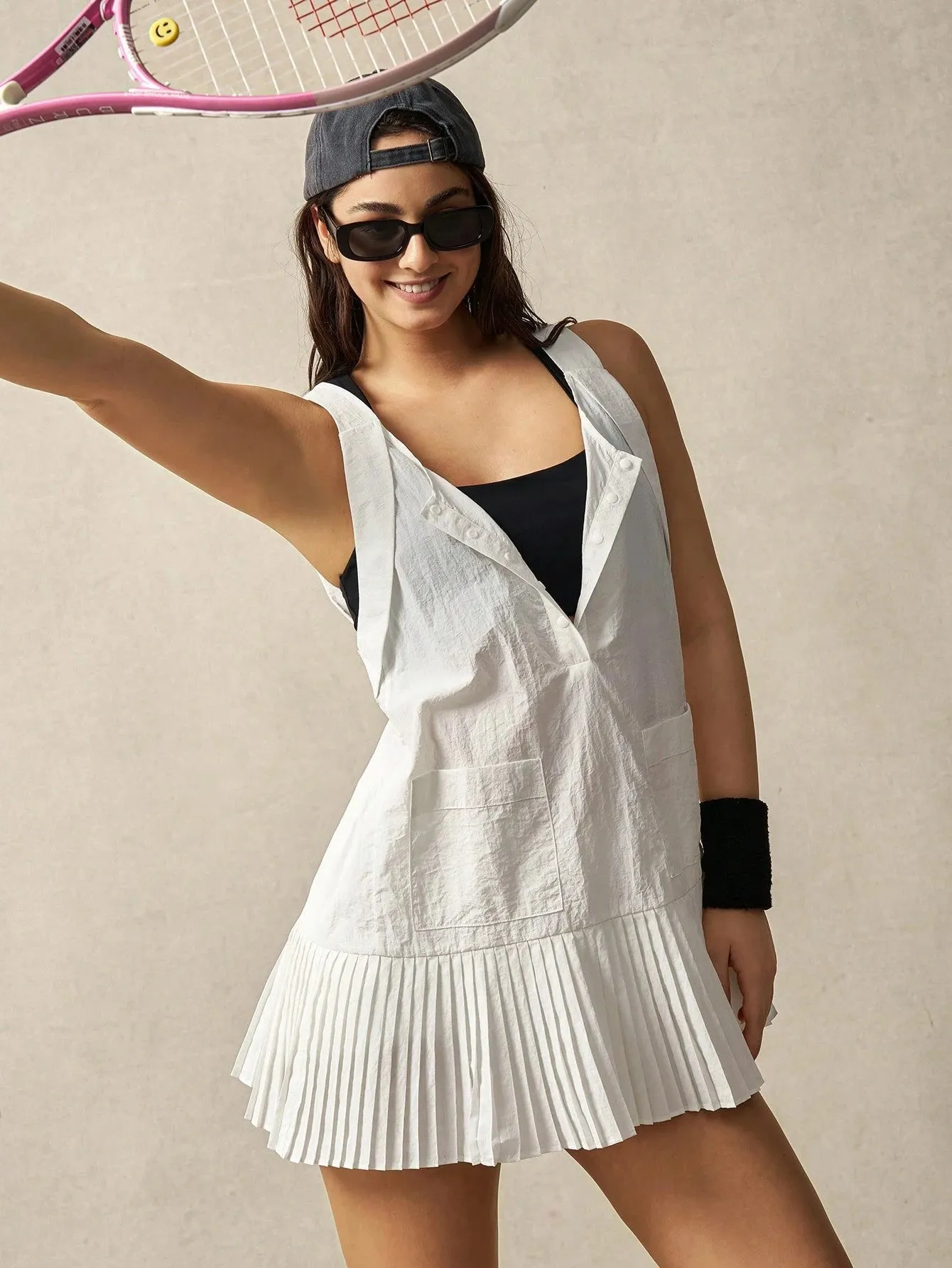 Sporty Pleated Mini Dress – Chic & Comfortable Activewear
