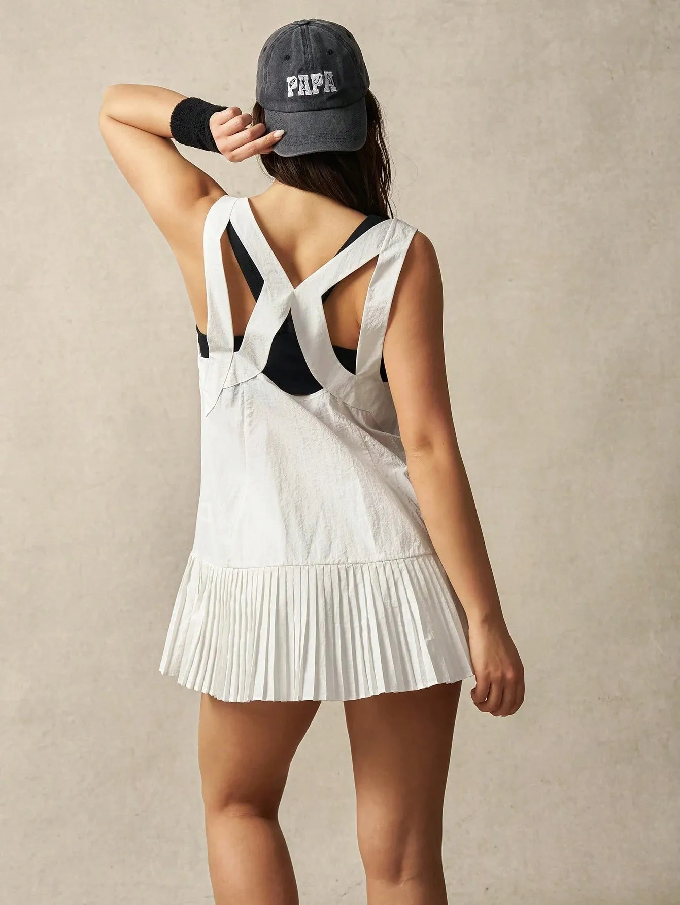 Sporty Pleated Mini Dress – Chic & Comfortable Activewear