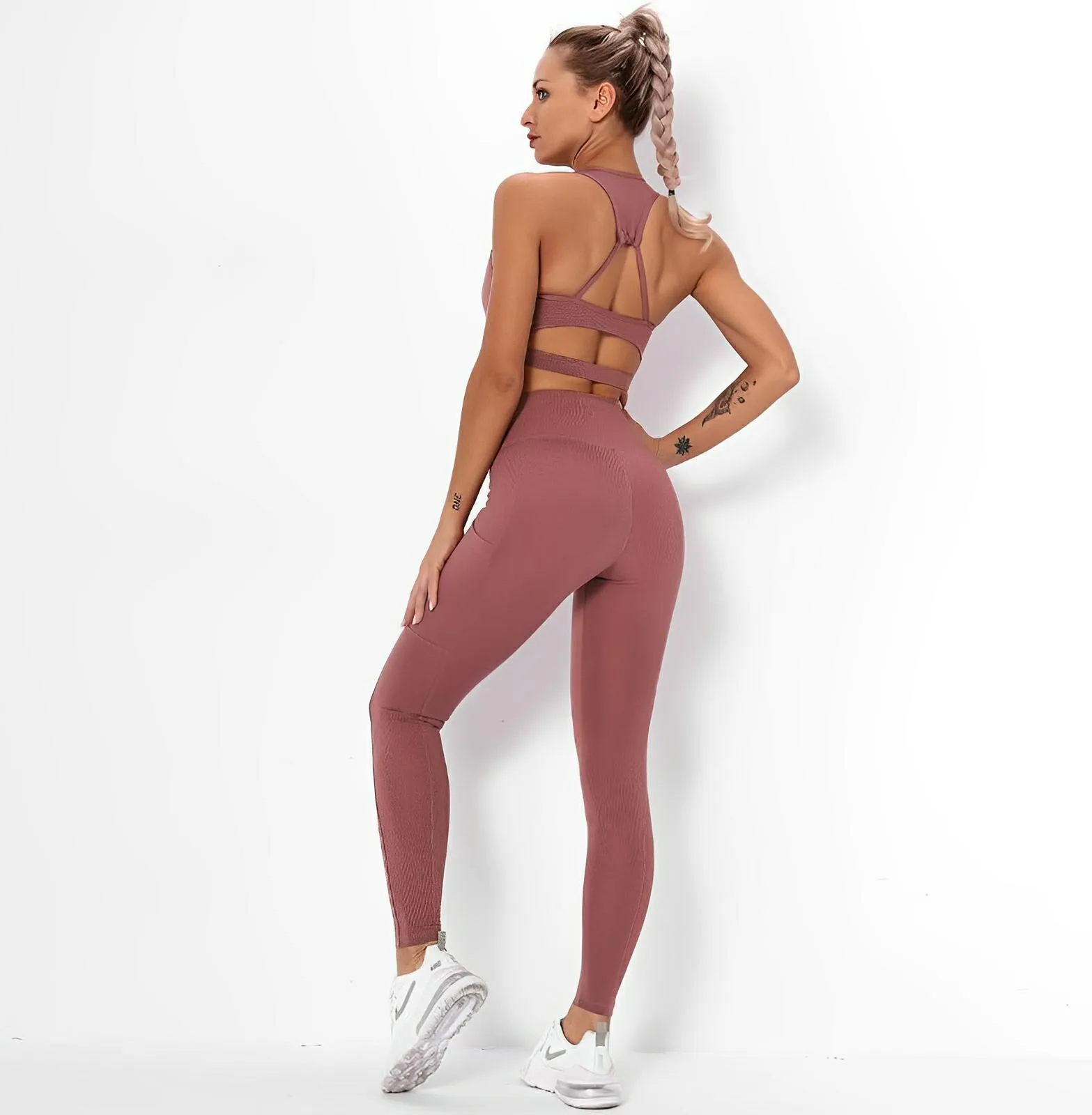 Striped Workout Set – High-Waist Leggings & Sports Top