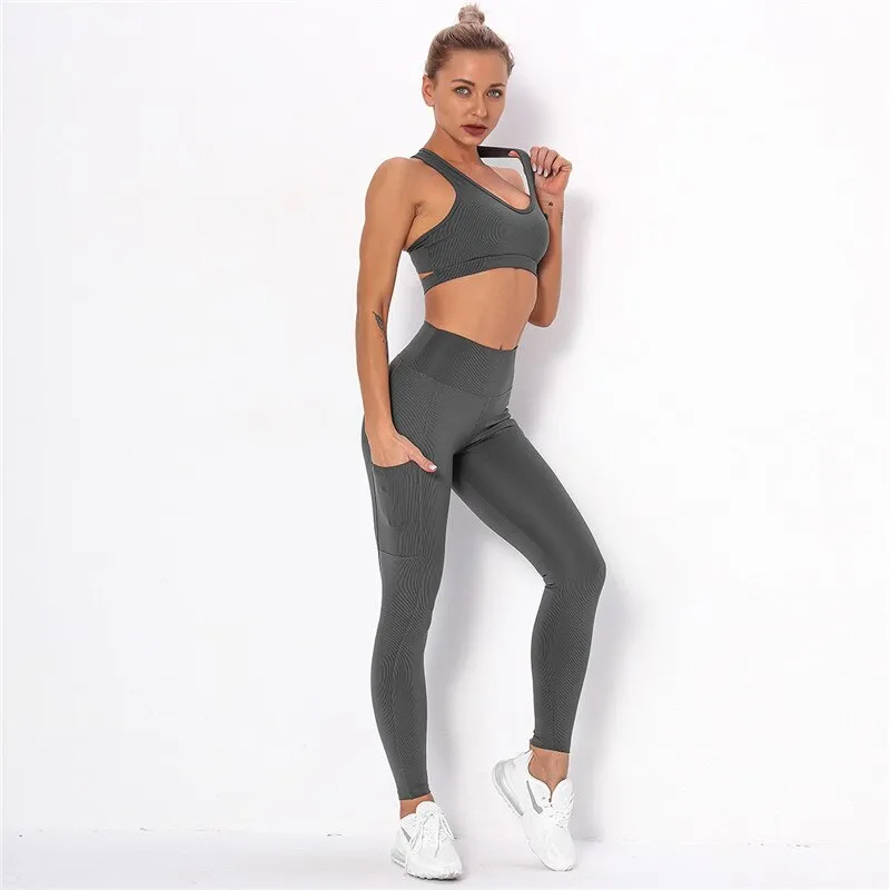 Striped Workout Set – High-Waist Leggings & Sports Top