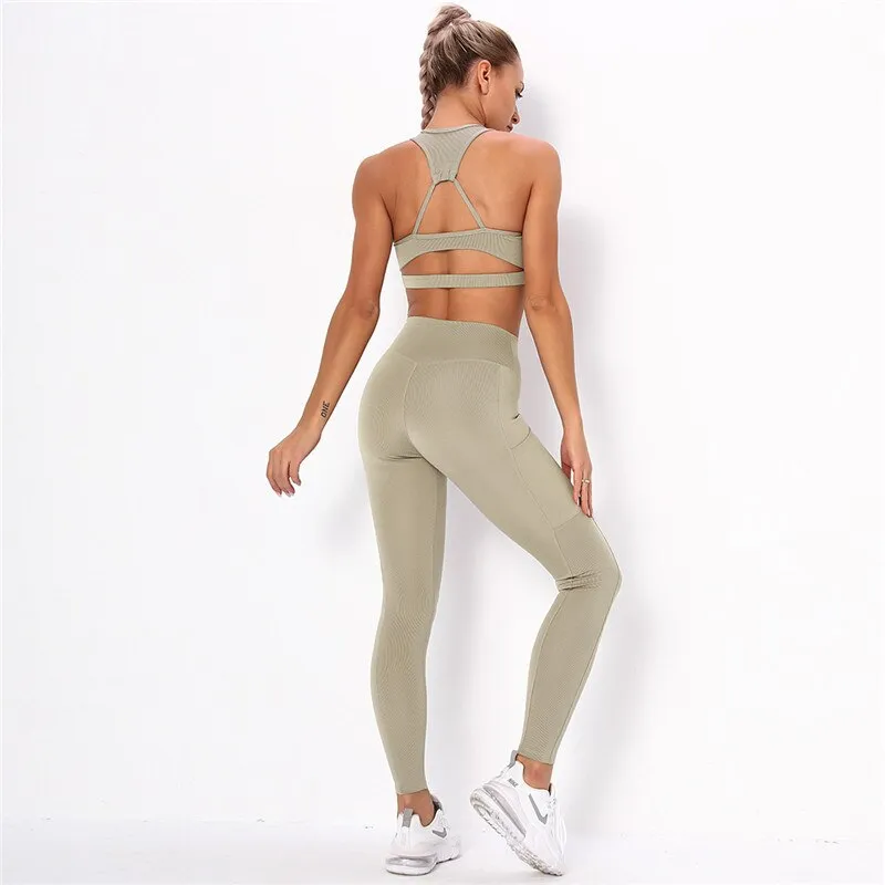 Striped Workout Set – High-Waist Leggings & Sports Top