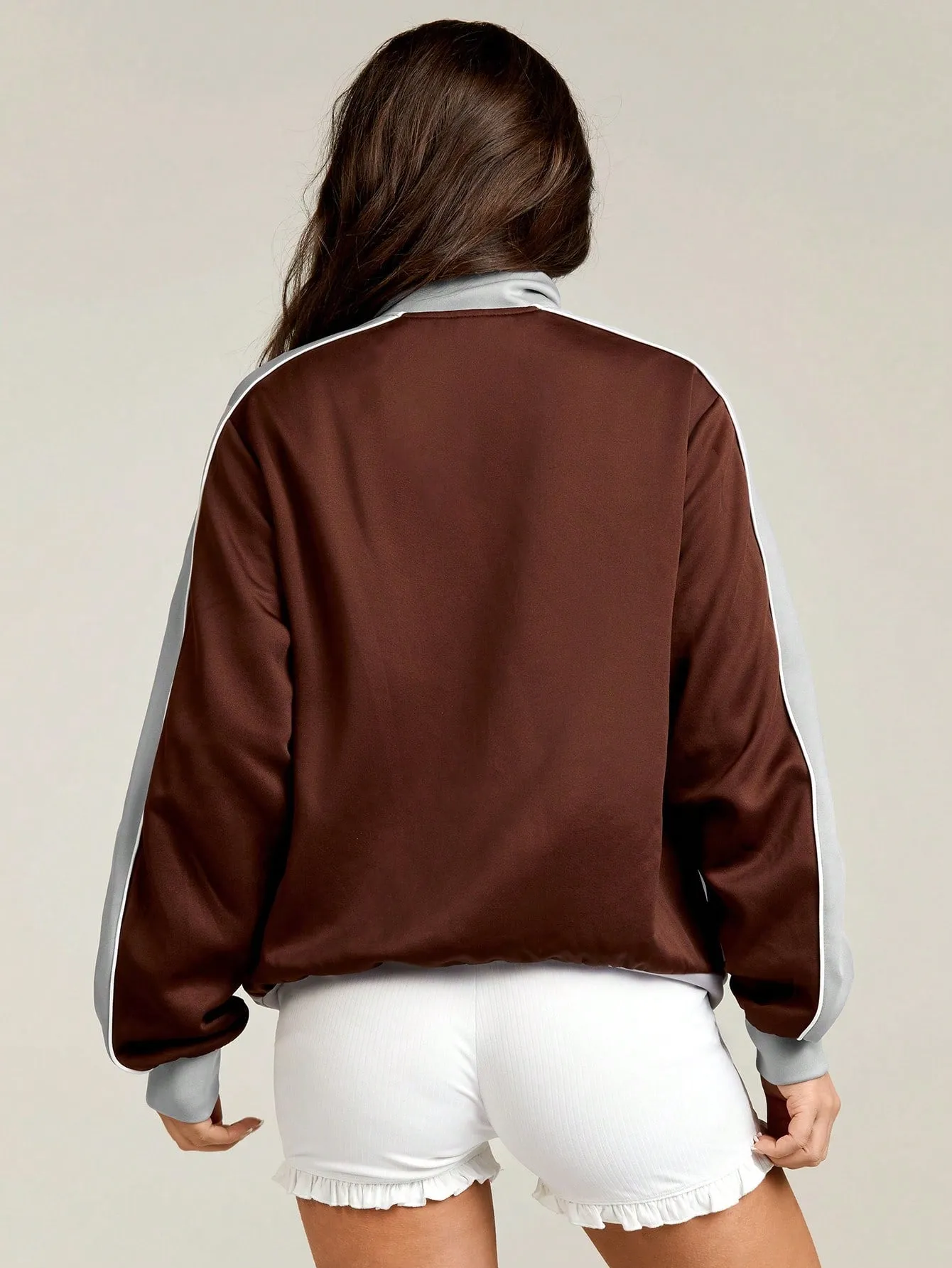 Stylish Minimalist Women's Zip-Up Jacket – Casual & Trendy Outerwear