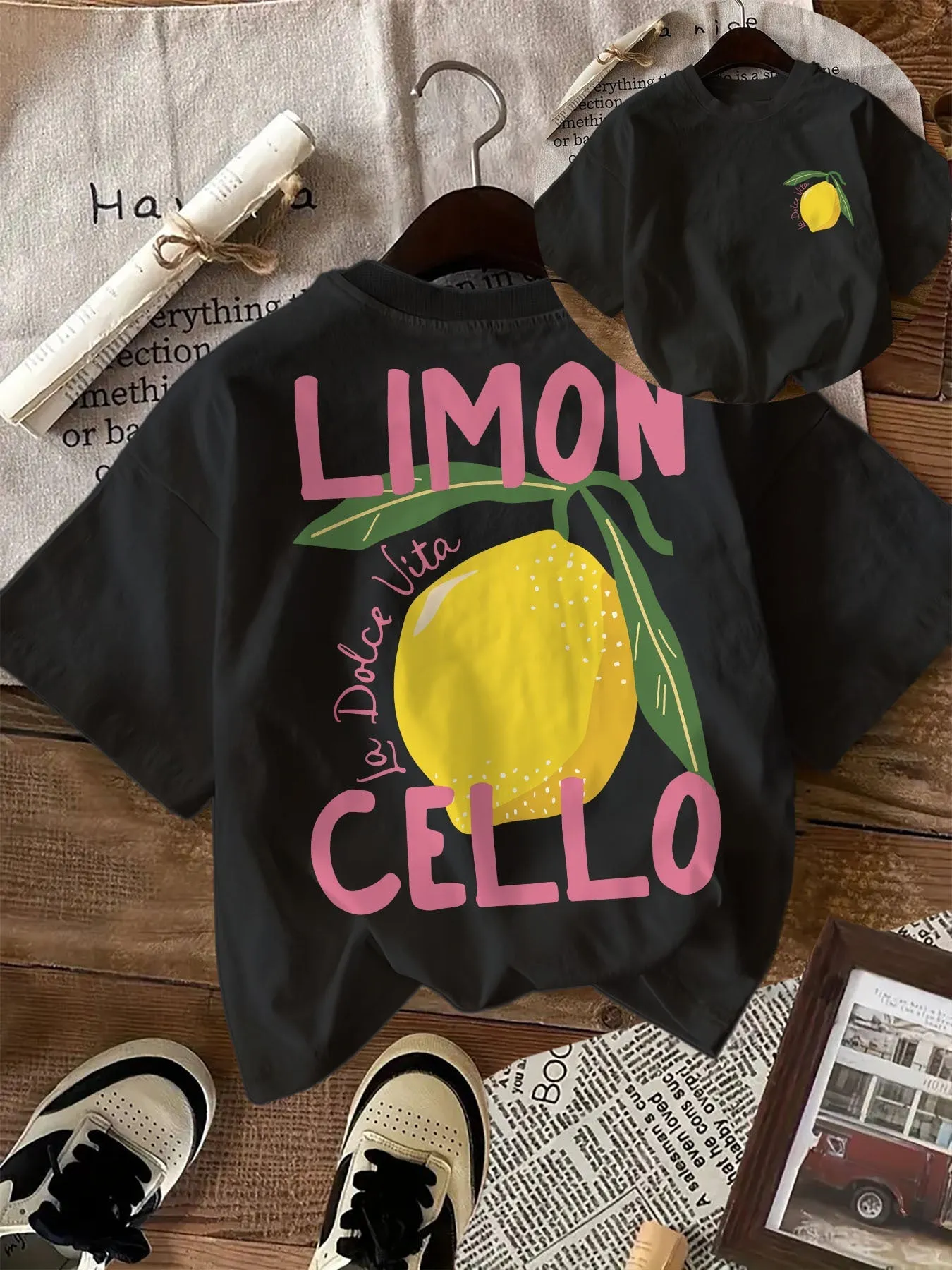 T-shirt with graphic print - round neck & cotton blend