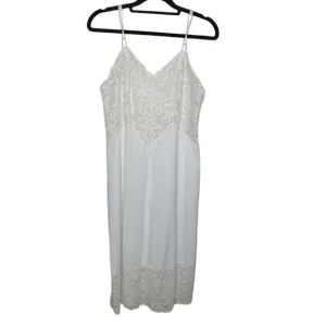 T8 Vintage Vanity Fair slip for dresses creamy white size small