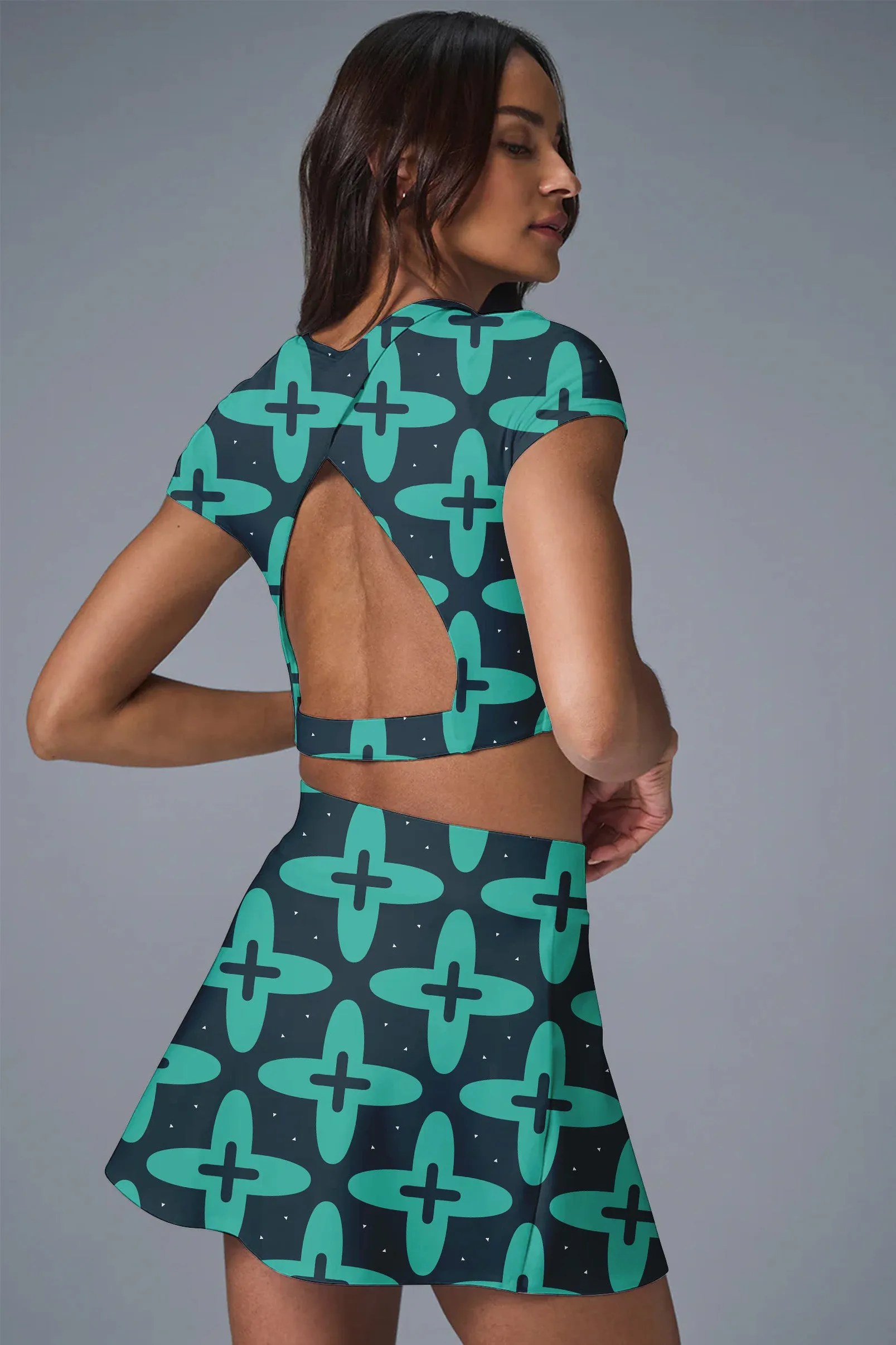 Teal Pulse Activewear Set – High-Waisted Sport Skirt & Crop Top for Tennis & Training
