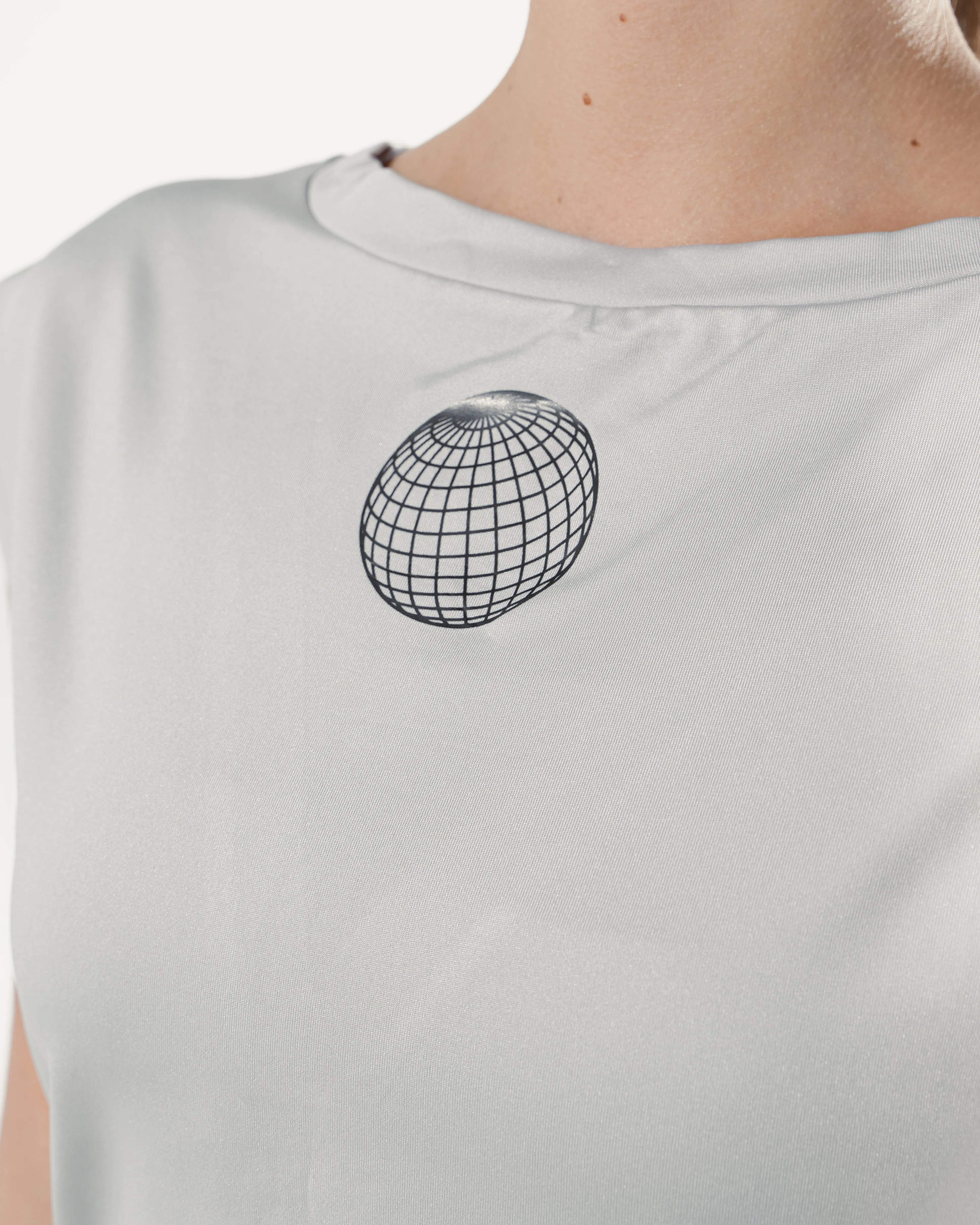The Reversible Cross Top