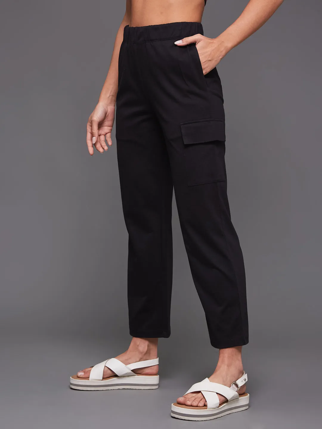 TRAVEL CARGO PANTS - BLACK