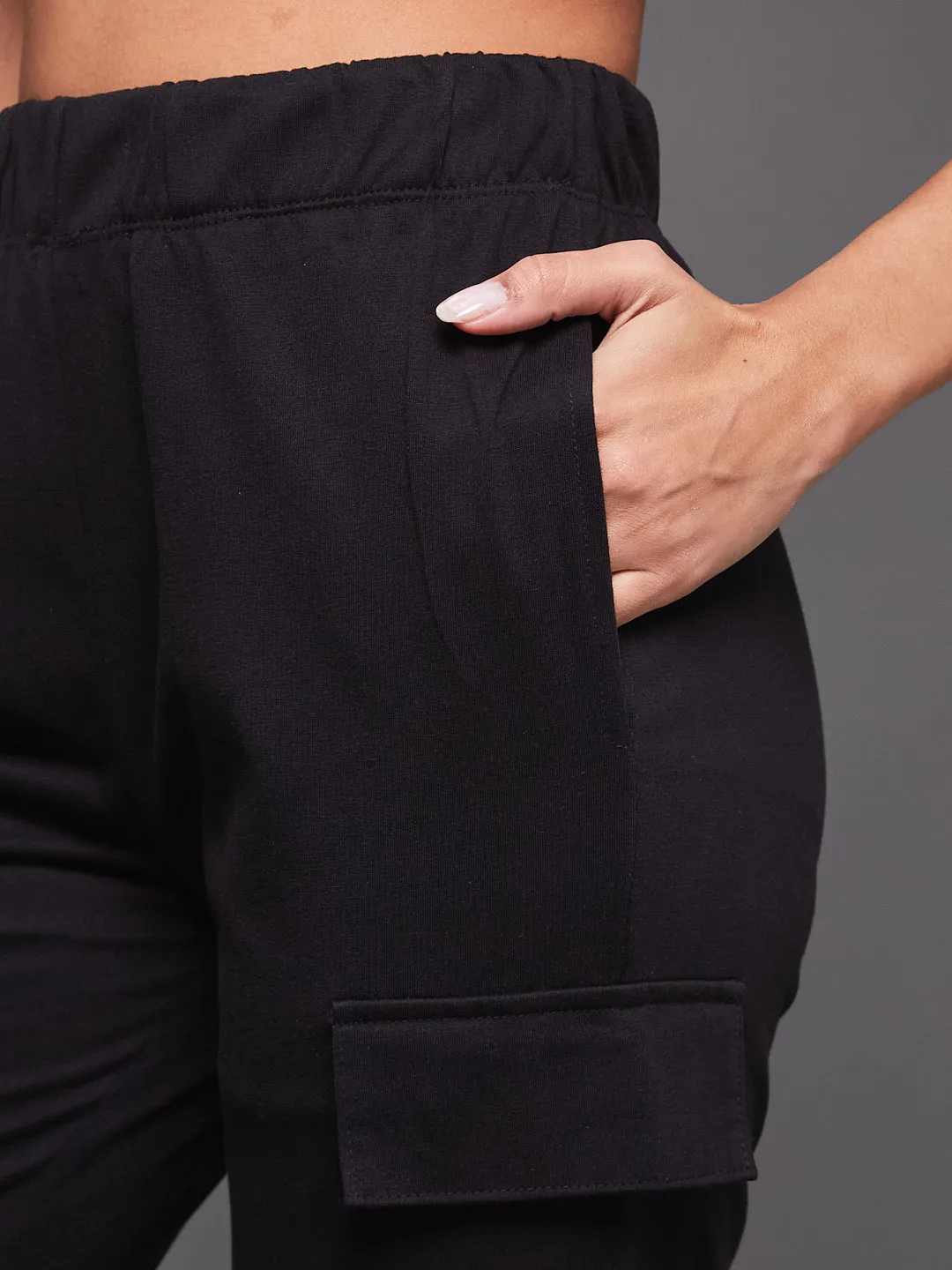 TRAVEL CARGO PANTS - BLACK