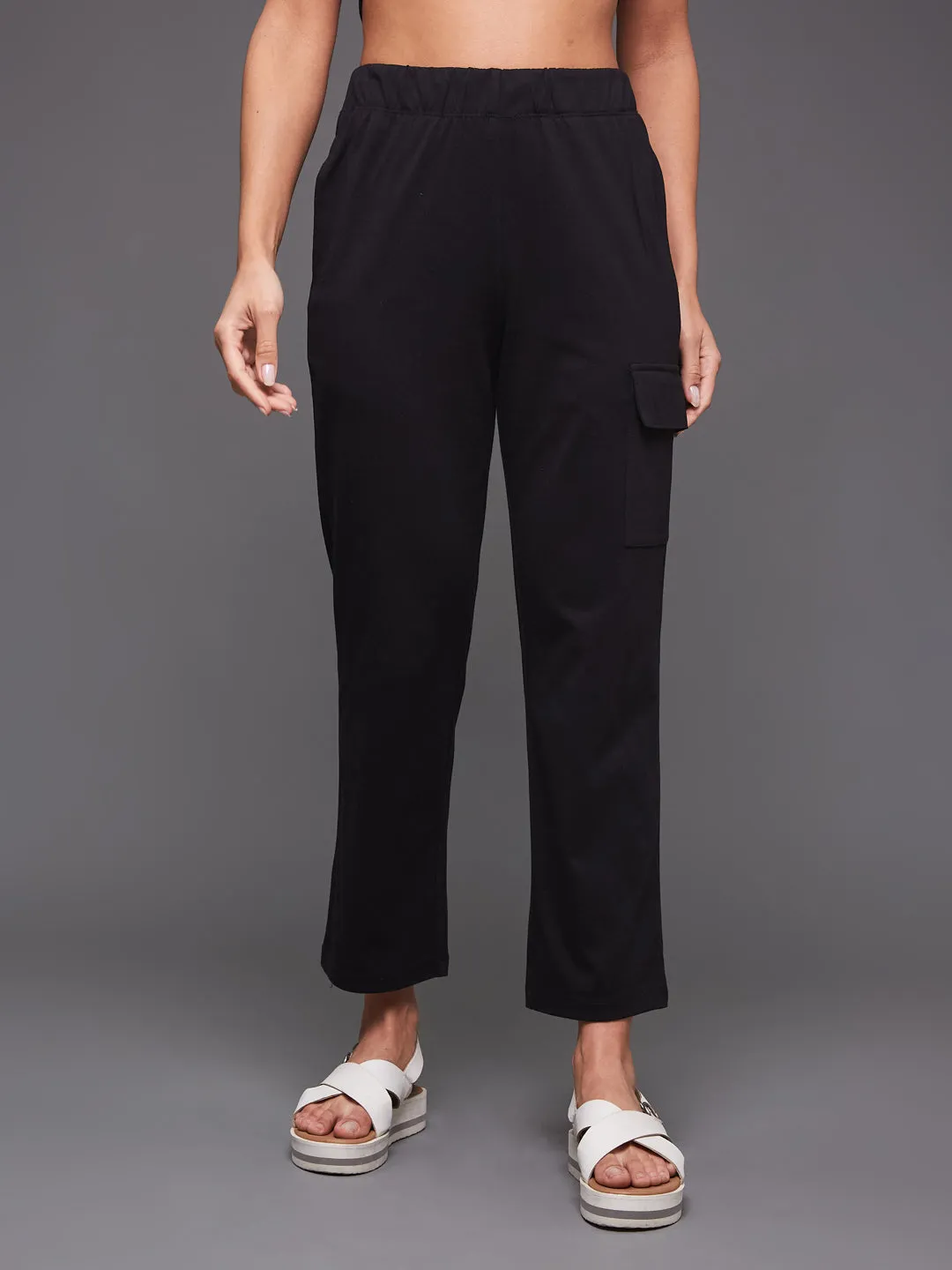 TRAVEL CARGO PANTS - BLACK