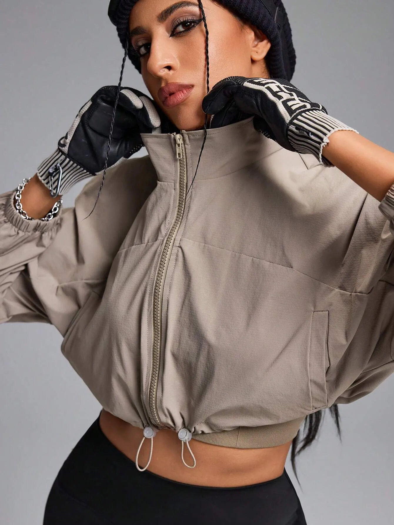 Trendy Women's Cropped Sports Jacket – Zip Front, Long Sleeves & Stylish Fit