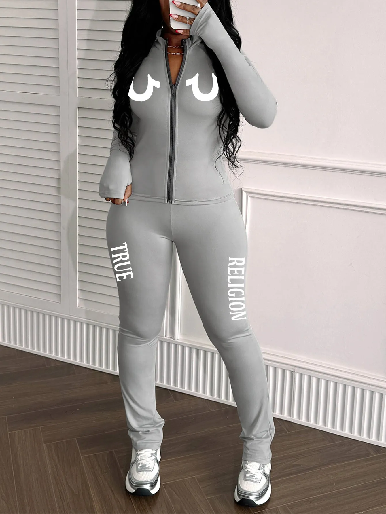 Trendy Zip-Up Slim Fit Sportswear Set with Bold Graphic Print