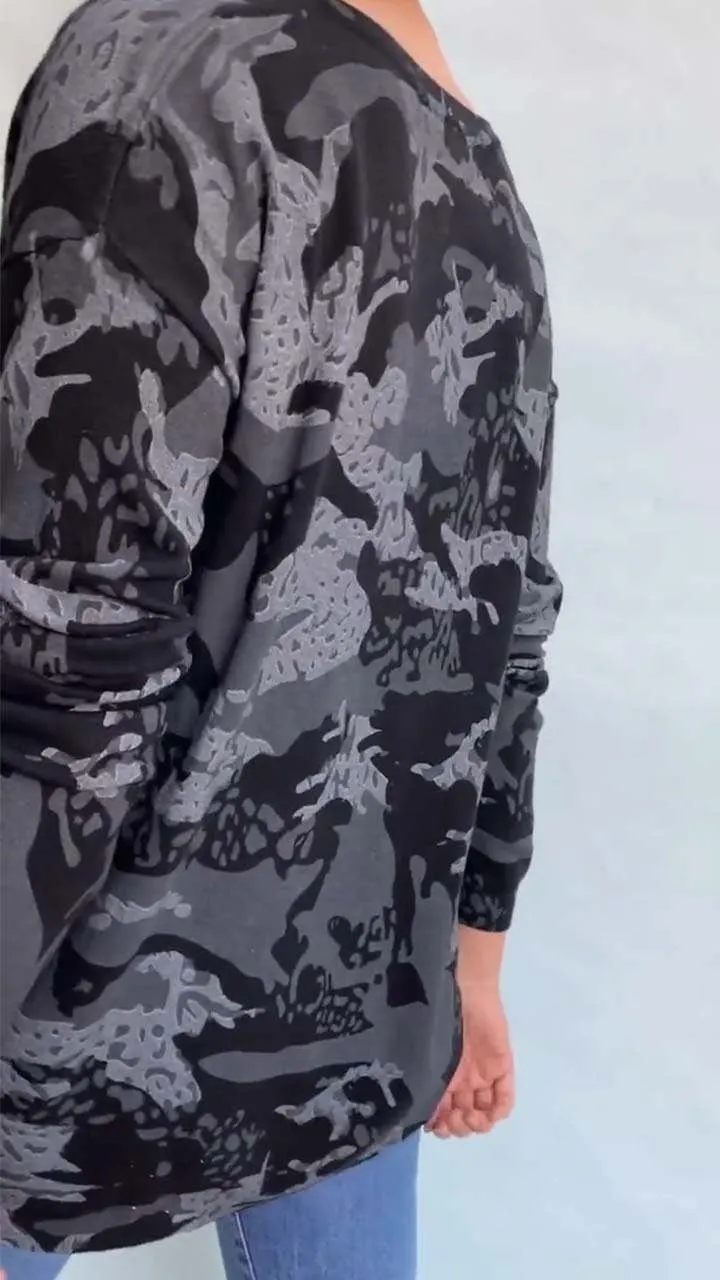 Vilma – Women's Long-sleeve with Leopard Print