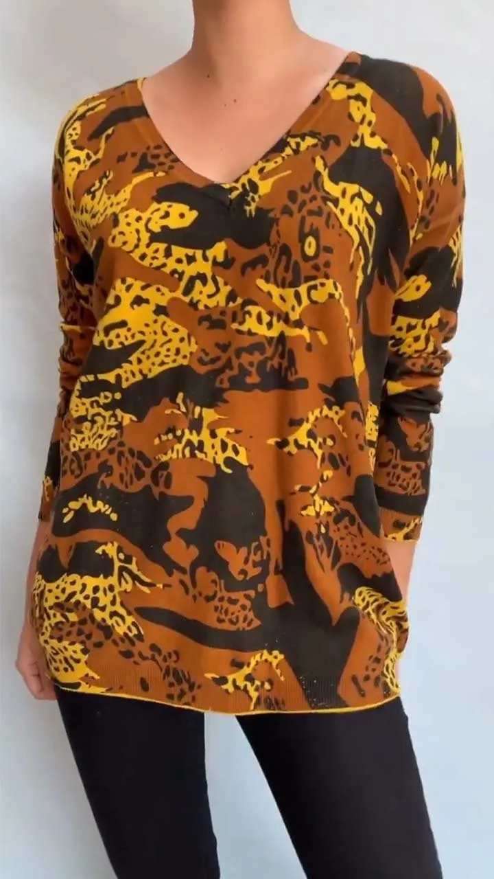 Vilma – Women's Long-sleeve with Leopard Print