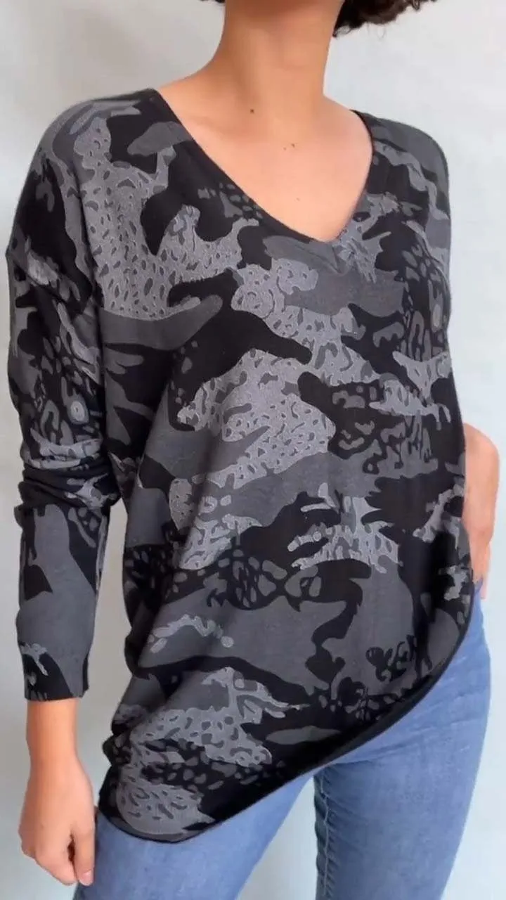 Vilma – Women's Long-sleeve with Leopard Print