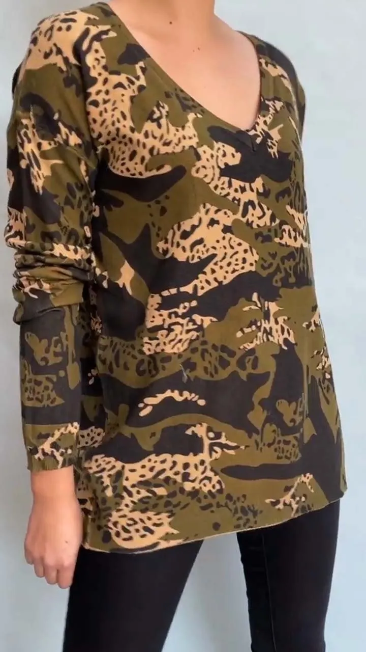 Vilma – Women's Long-sleeve with Leopard Print