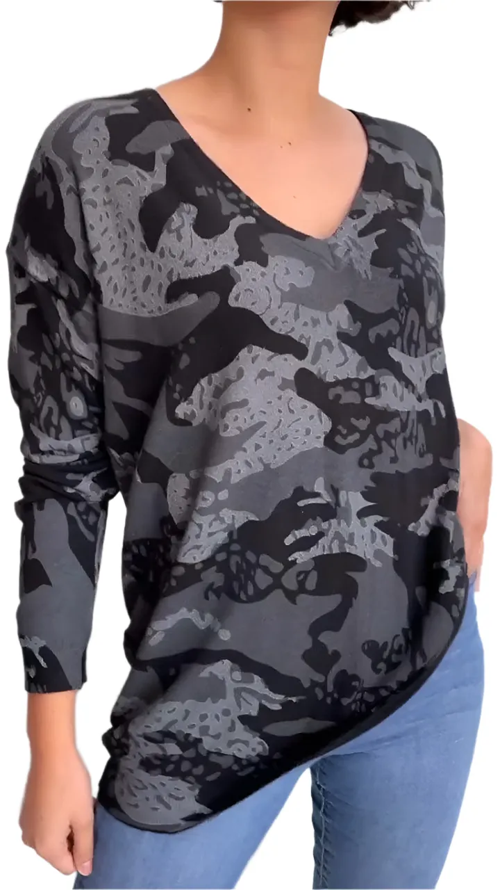 Vilma – Women's Long-sleeve with Leopard Print